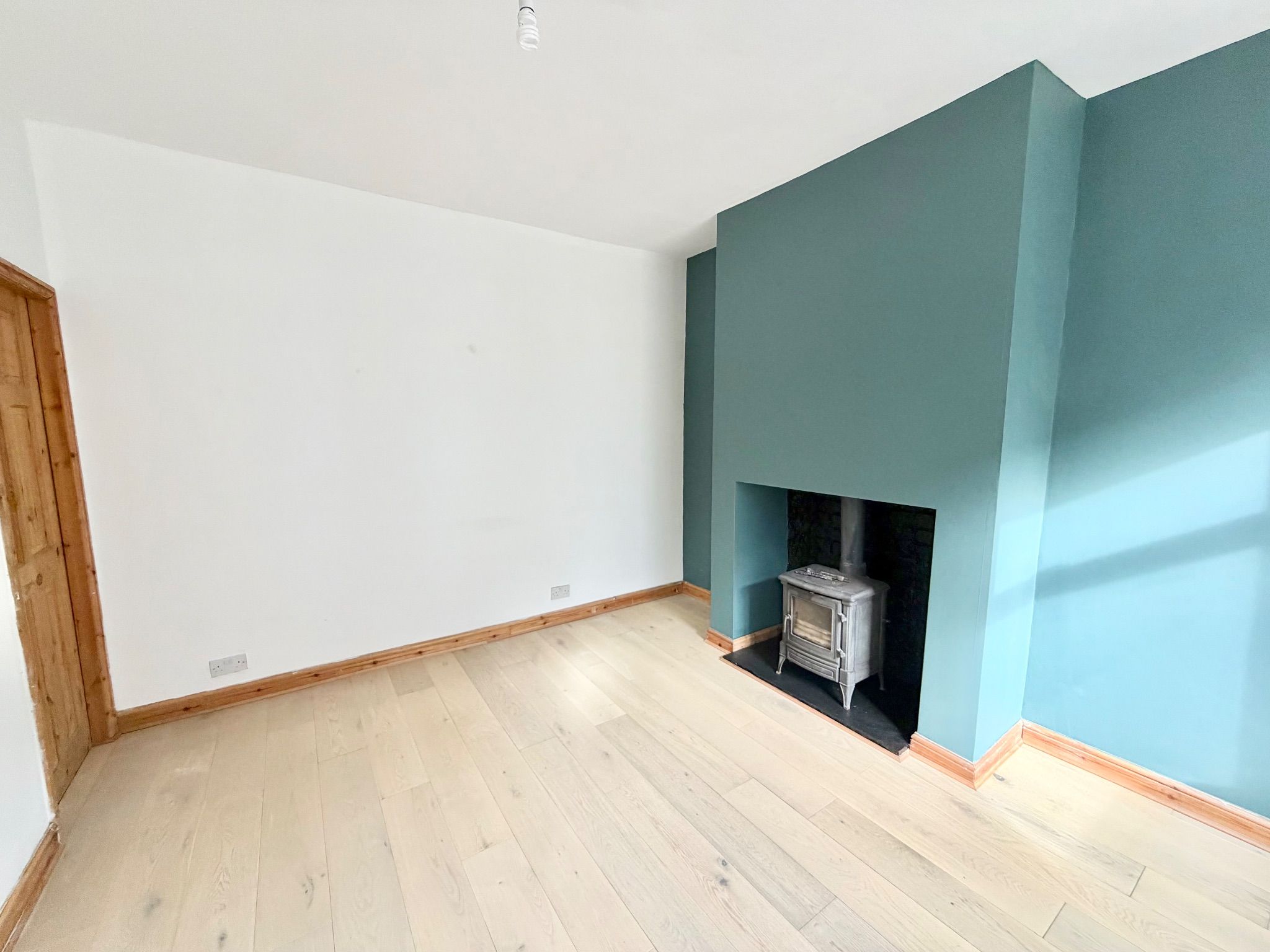 3 bedroom end terraced house To Let in Todmorden - Photograph 6.