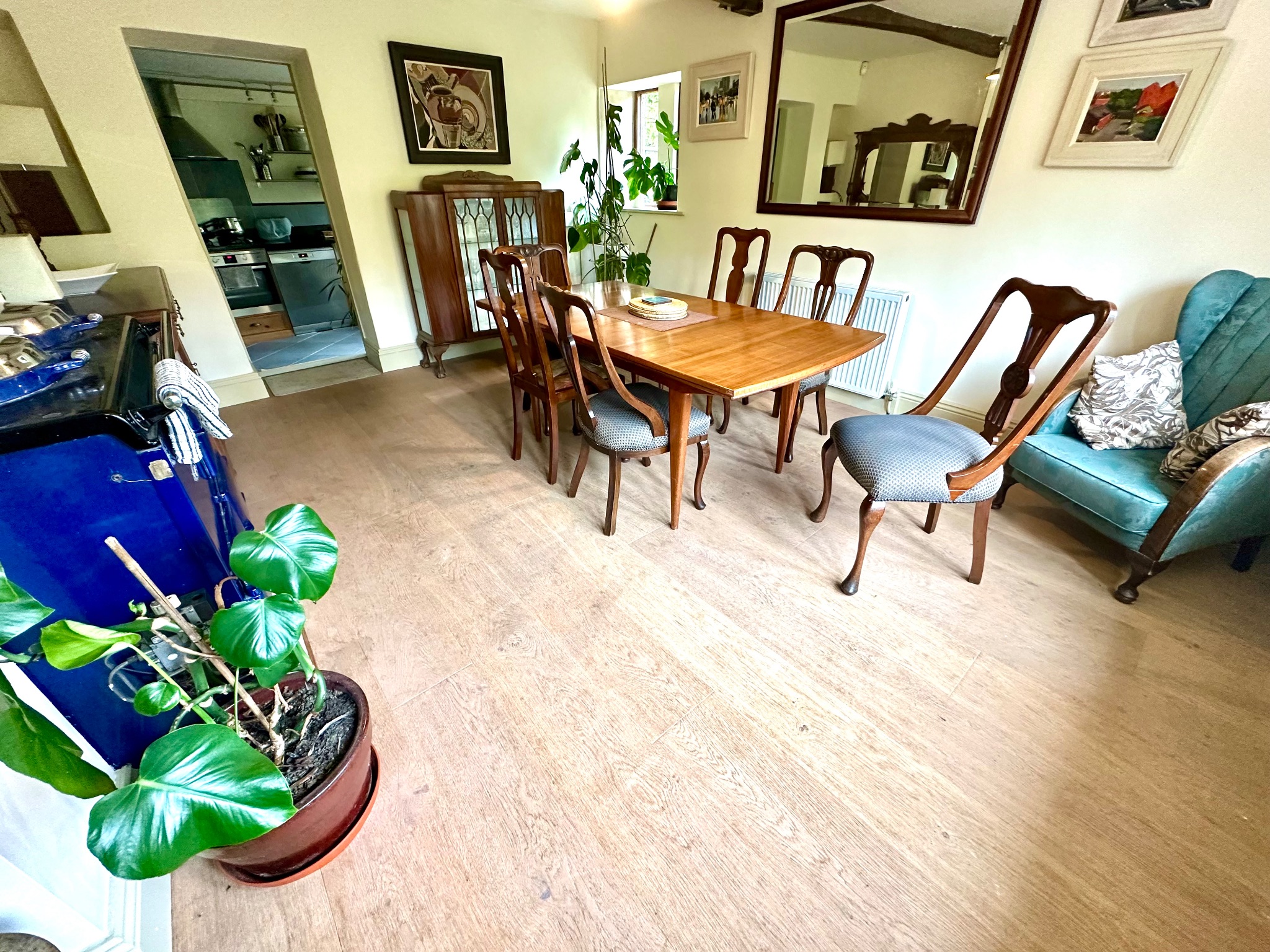 5 bedroom detached house For Sale in Todmorden - Photograph 6.
