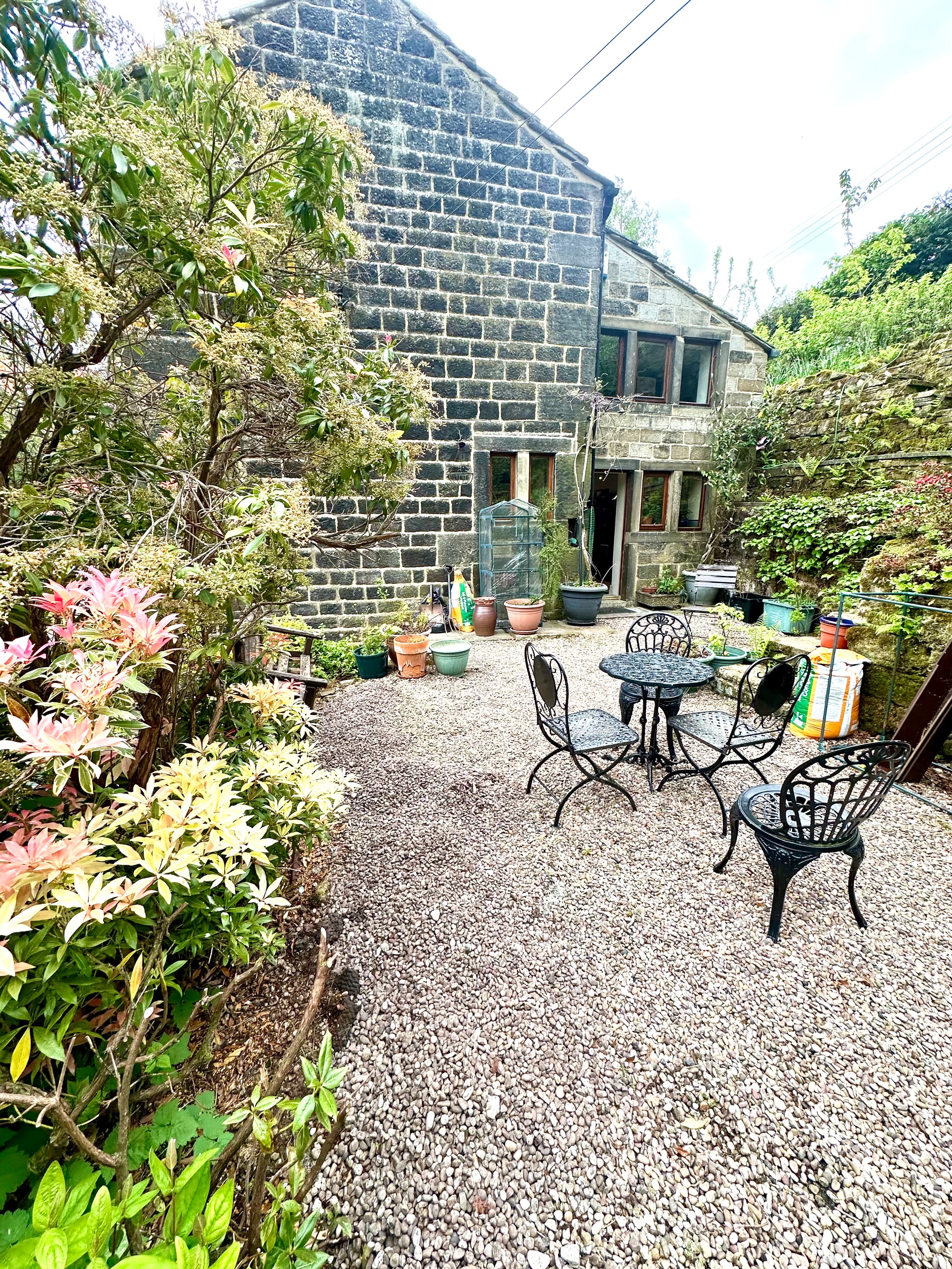 5 bedroom detached house For Sale in Todmorden - Photograph 15.