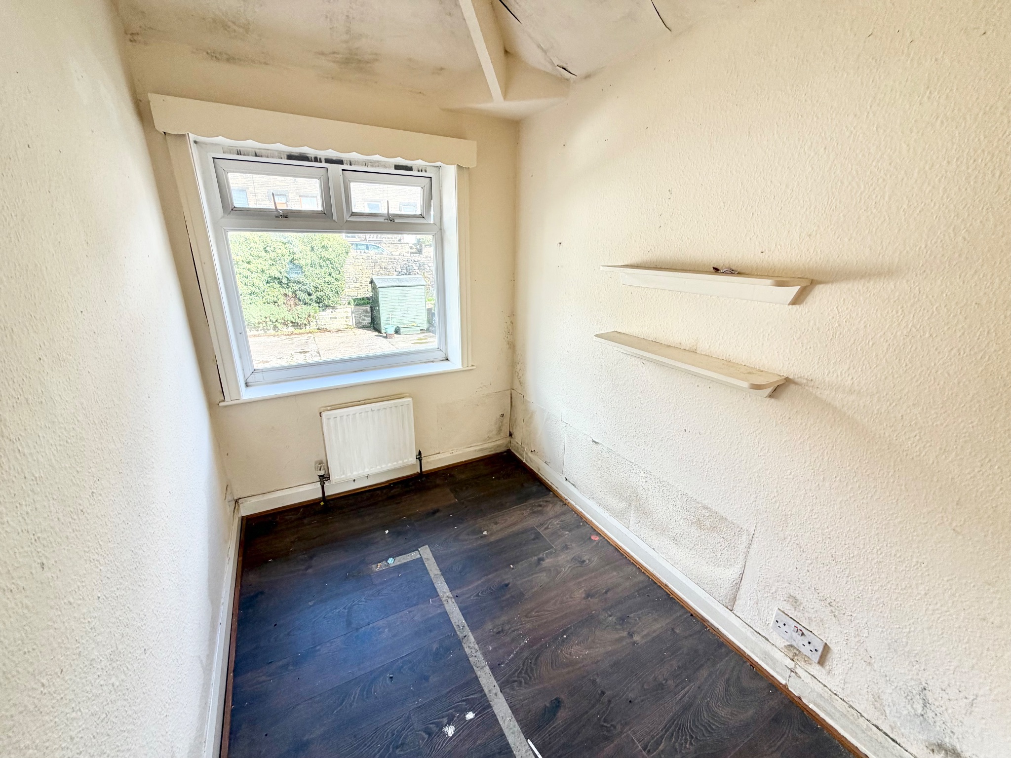 3 bedroom semi-detached house For Sale in Sowerby Bridge - Photograph 7.