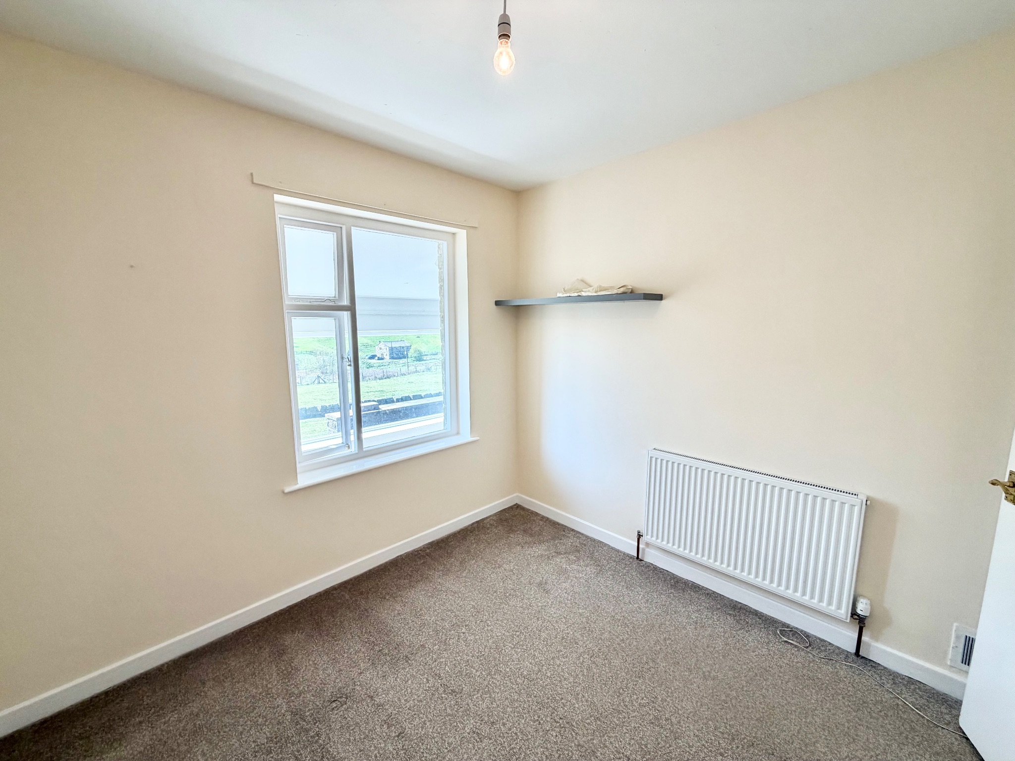 3 bedroom detached bungalow To Let in Hebden Bridge - Photograph 16.