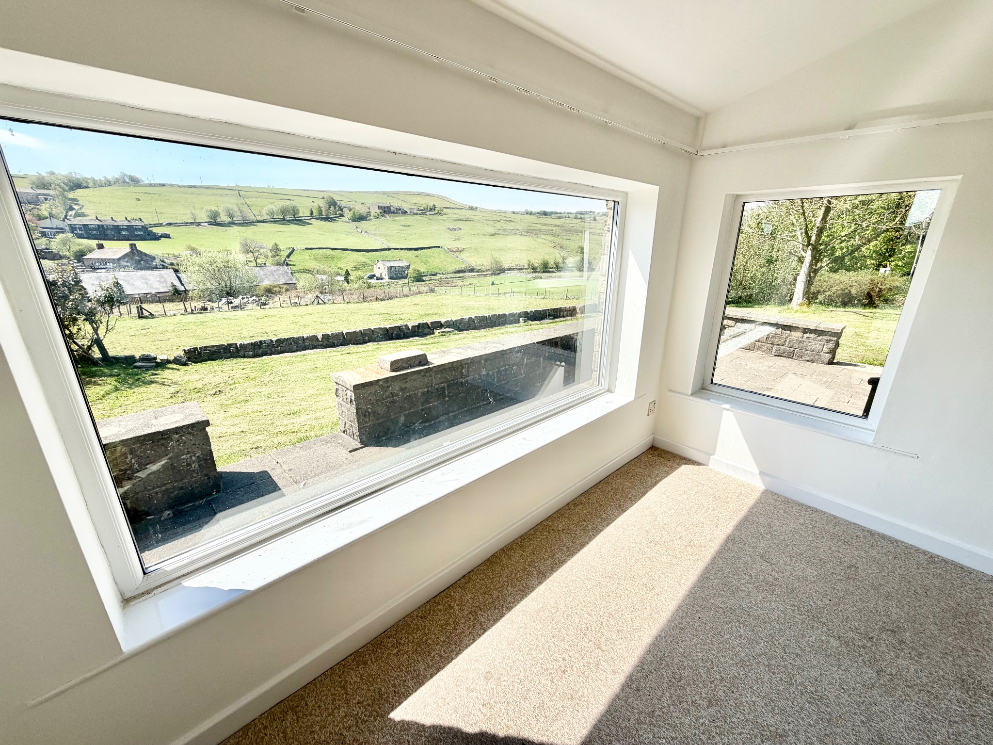 3 bedroom detached bungalow To Let in Hebden Bridge - Photograph 12.
