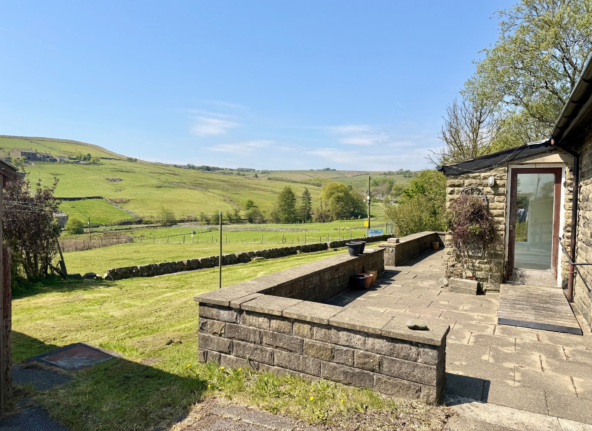 3 bedroom detached bungalow To Let in Hebden Bridge - Property photograph.