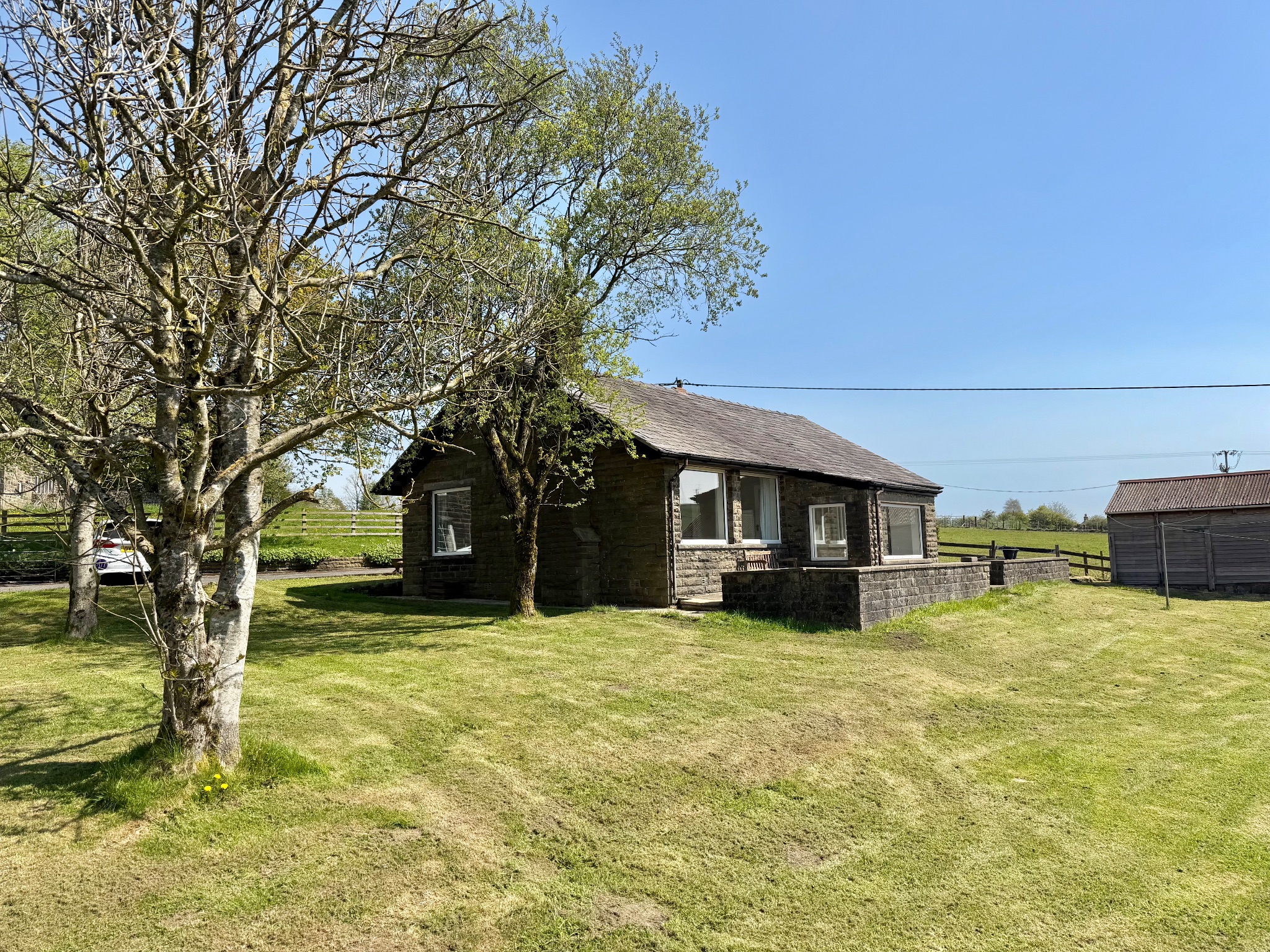 3 bedroom detached bungalow To Let in Hebden Bridge - Property photograph.