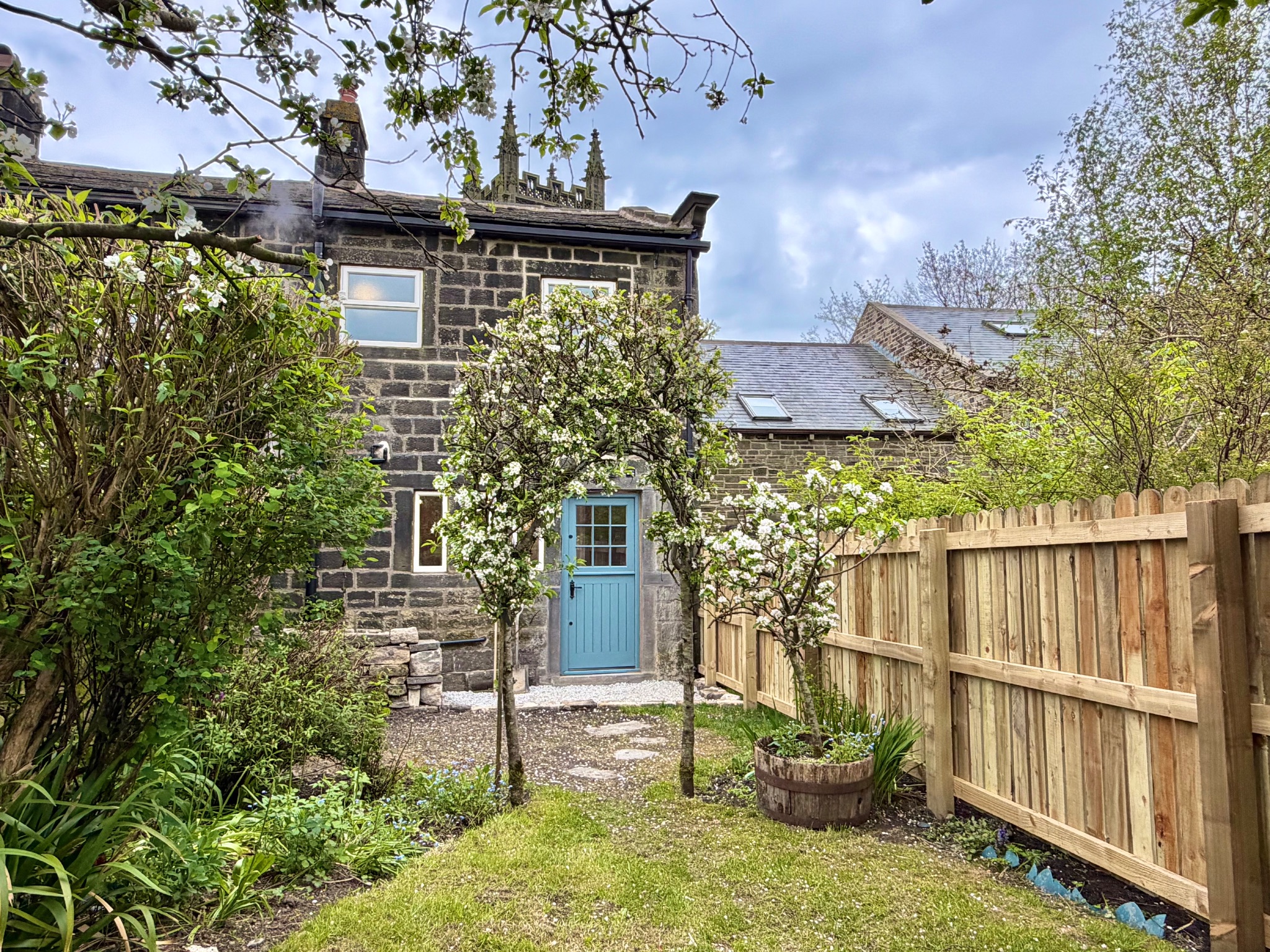 2 bedroom mid terraced house To Let in Heptonstall - Property photograph.