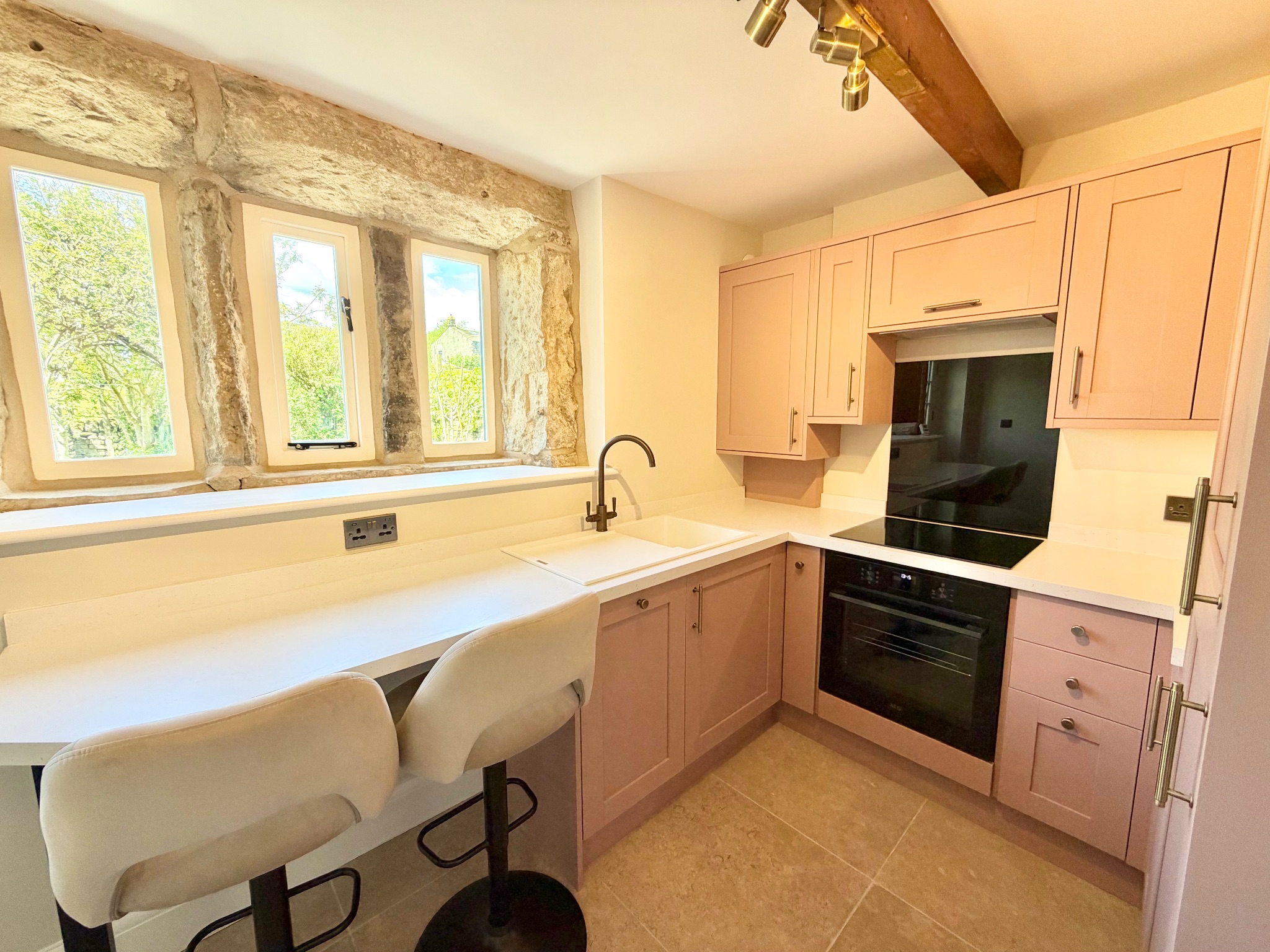2 bedroom mid terraced house To Let in Heptonstall - Photograph 8.