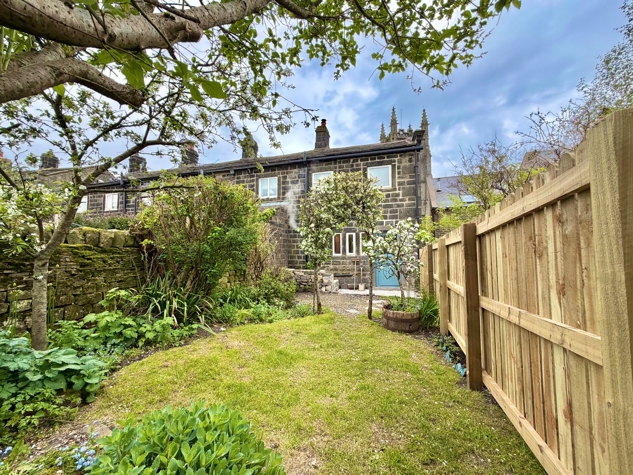 2 bedroom mid terraced house To Let in Heptonstall - Property photograph.