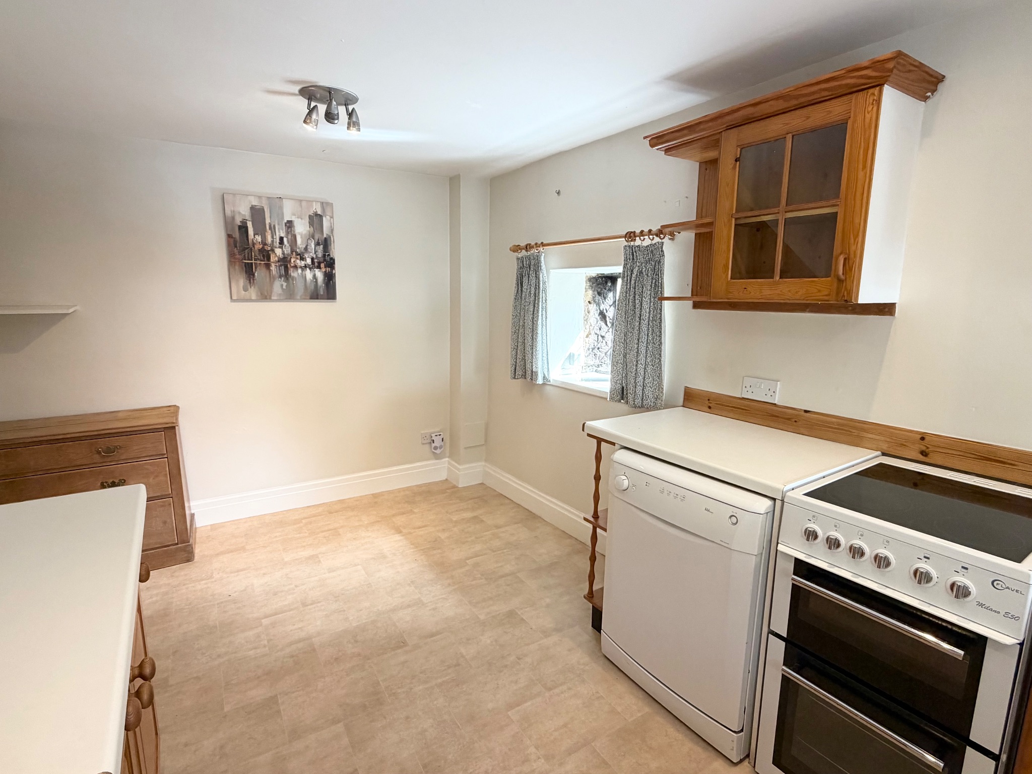 2 bedroom link detached house To Let in Todmorden - Photograph 6.