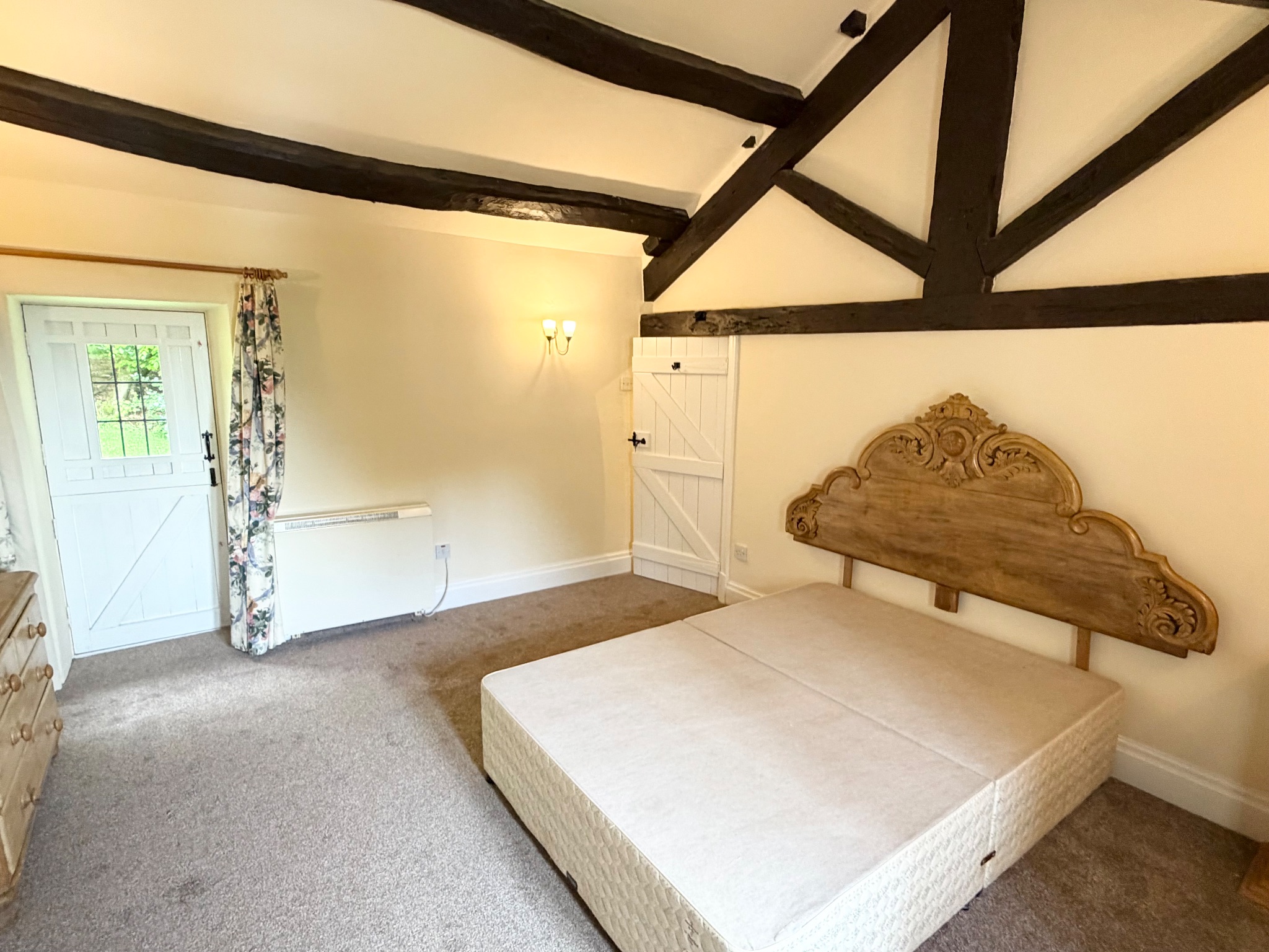 2 bedroom link detached house To Let in Todmorden - Photograph 8.