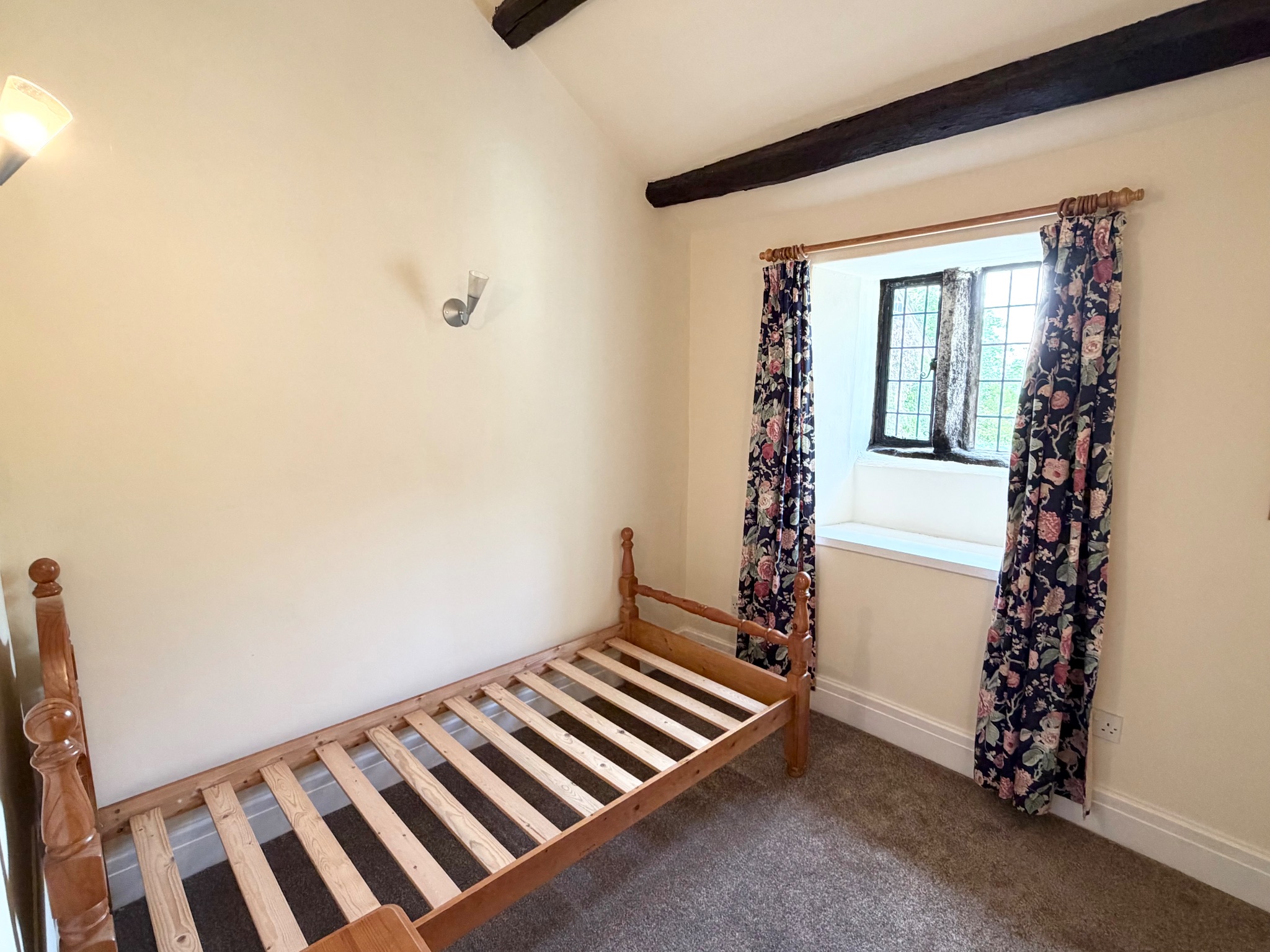 2 bedroom link detached house To Let in Todmorden - Photograph 13.