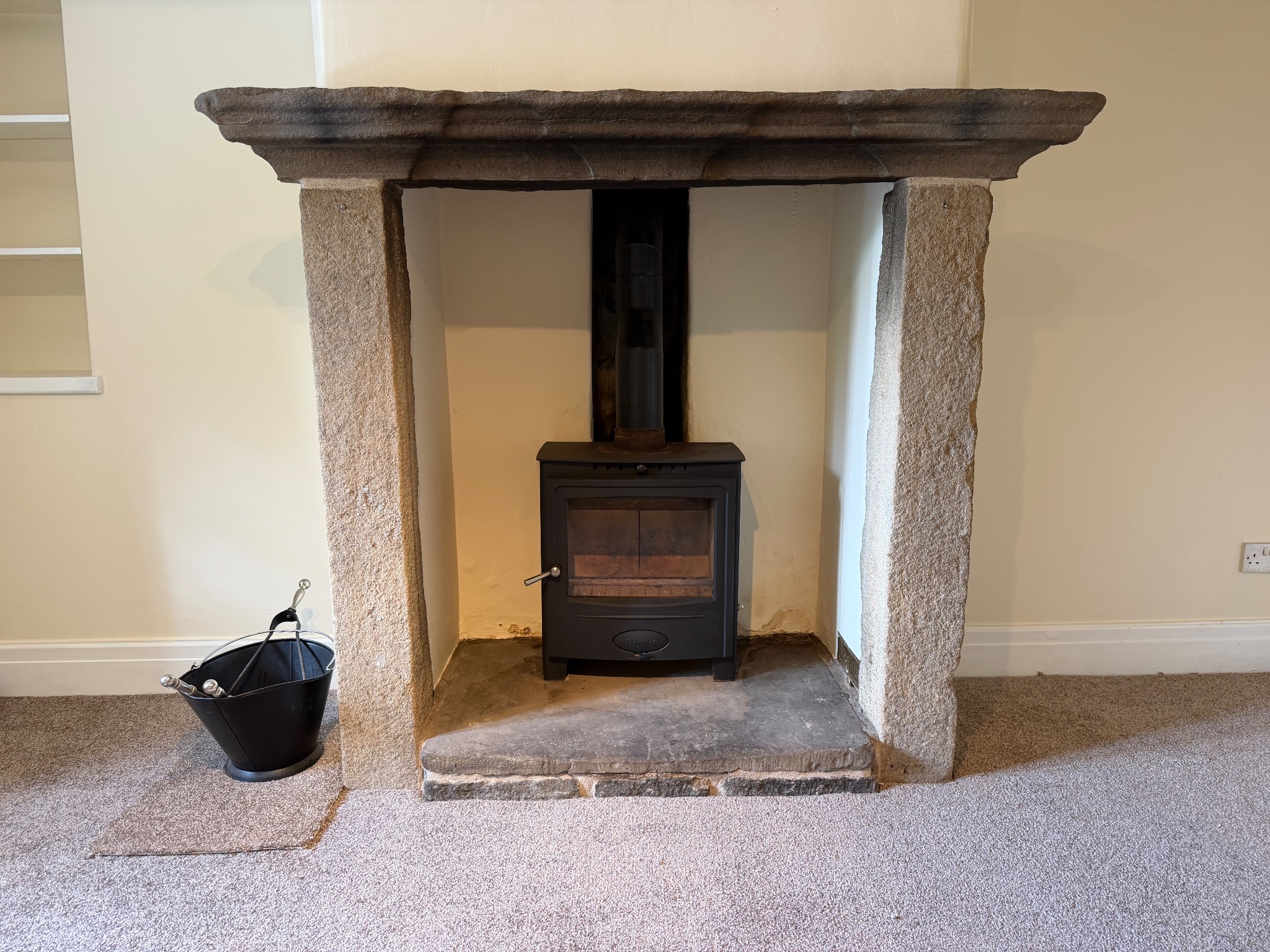 2 bedroom link detached house To Let in Todmorden - Photograph 4.