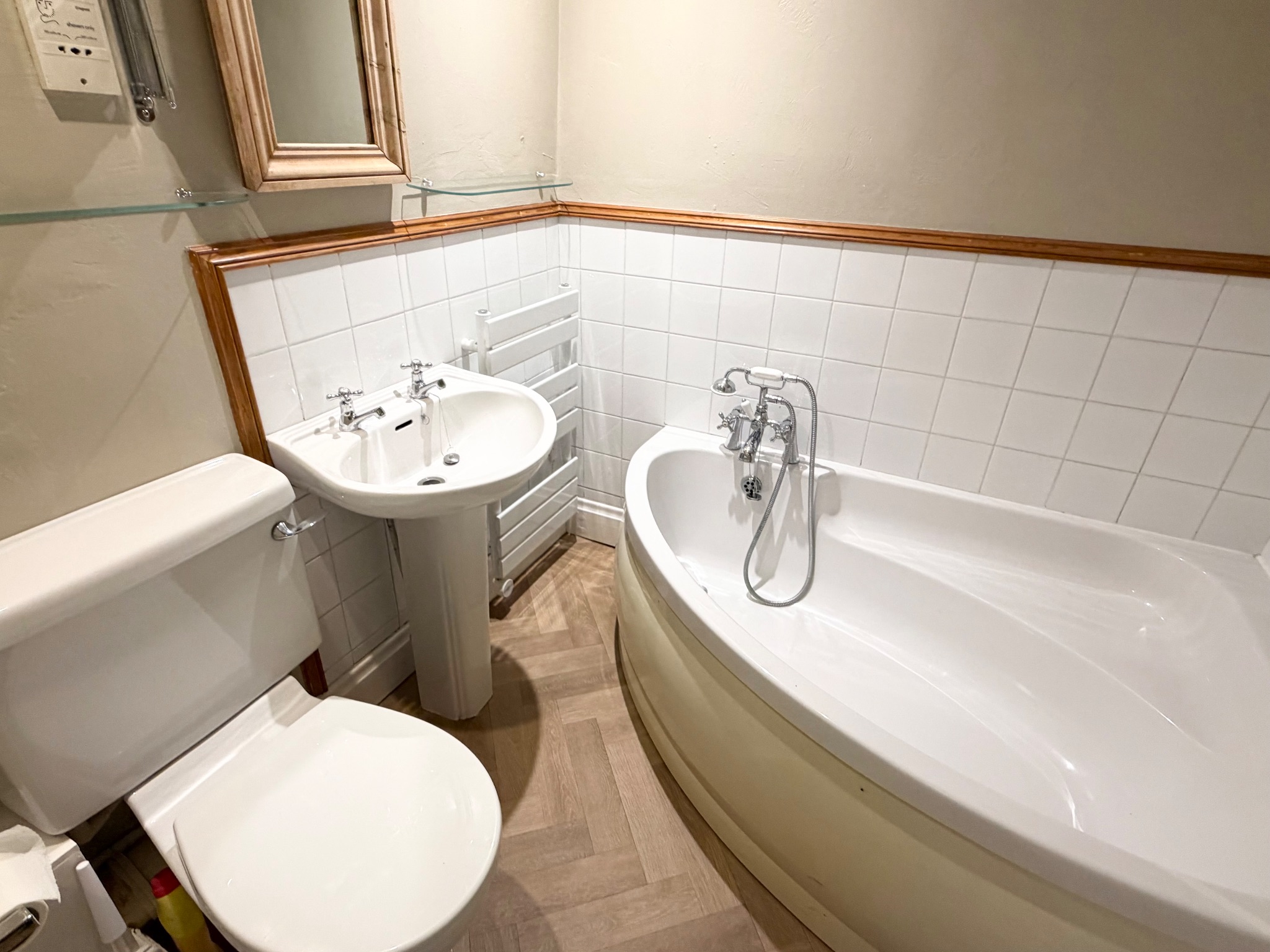 2 bedroom link detached house To Let in Todmorden - Photograph 11.