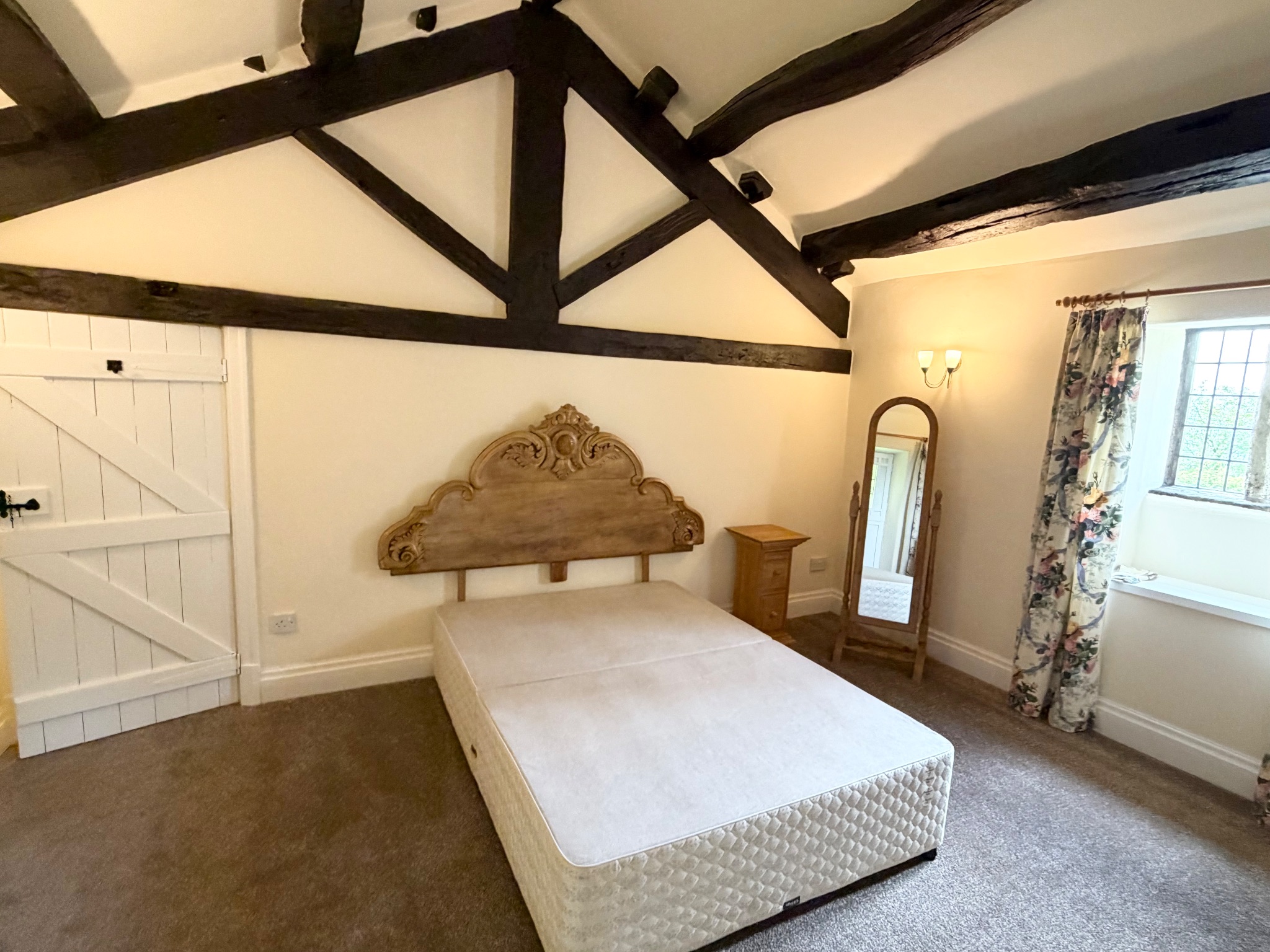 2 bedroom link detached house To Let in Todmorden - Photograph 10.