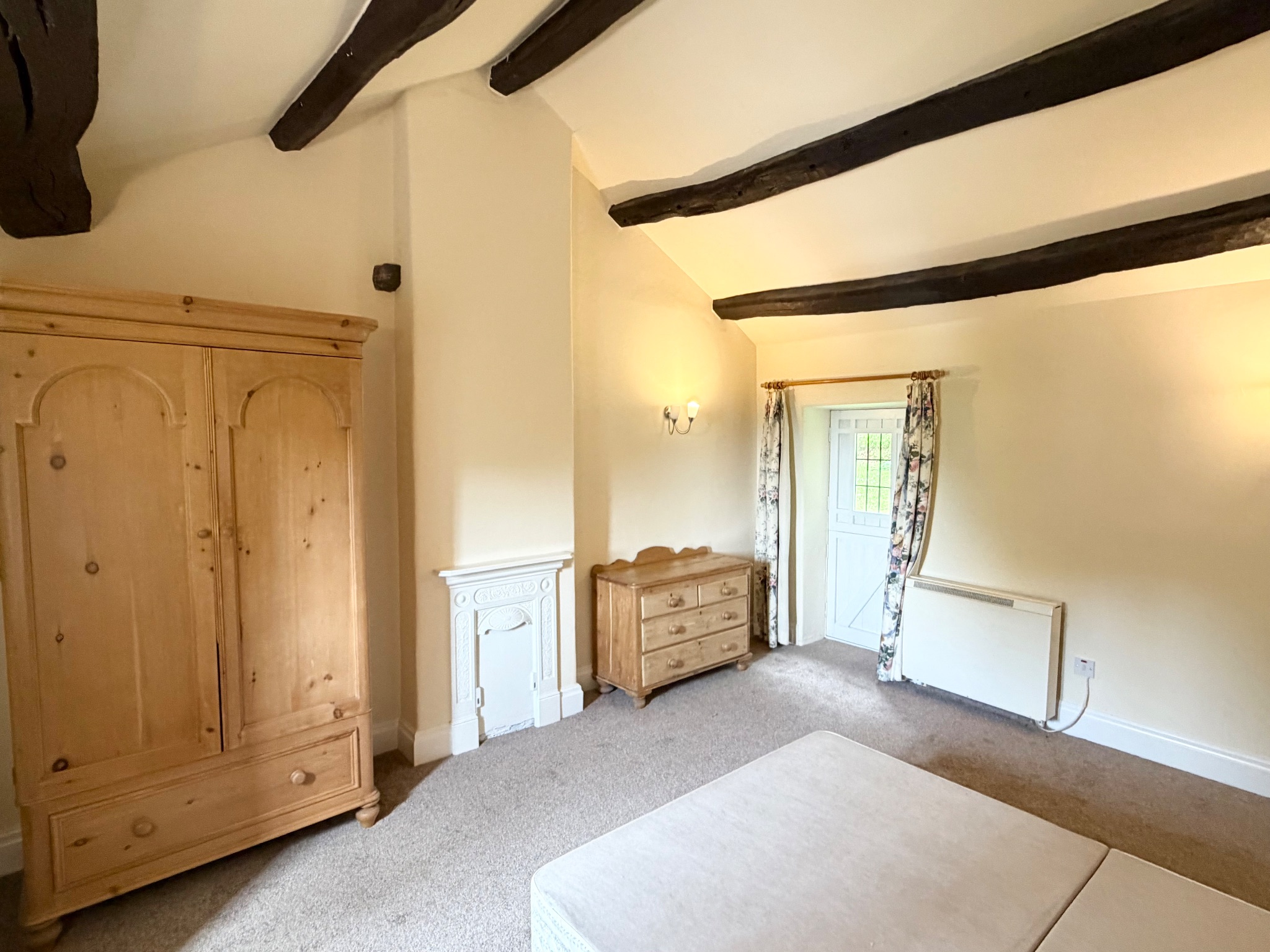 2 bedroom link detached house To Let in Todmorden - Photograph 9.