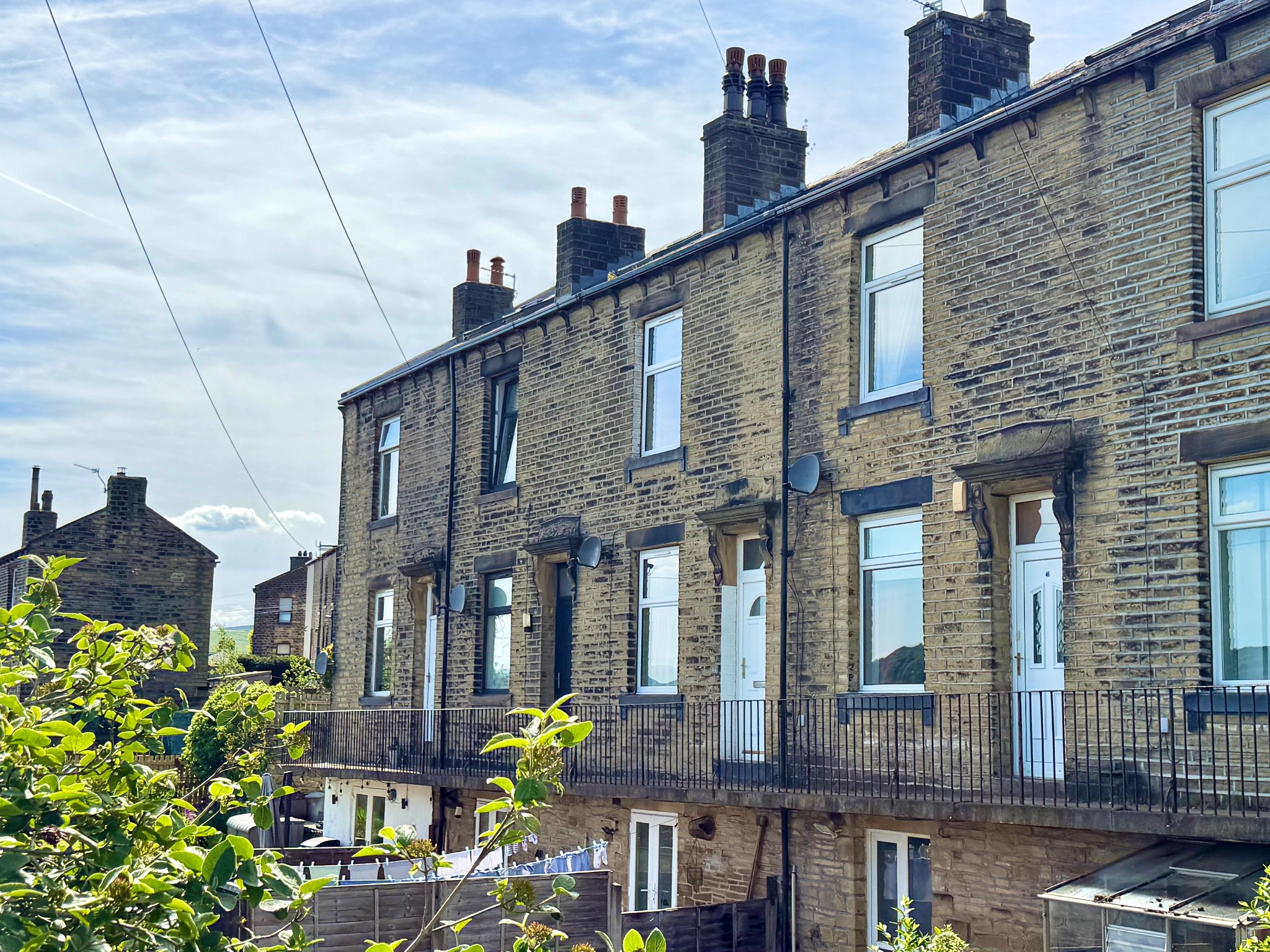 2 bedroom mid terraced house For Sale in Sowerby Bridge - Property photograph.