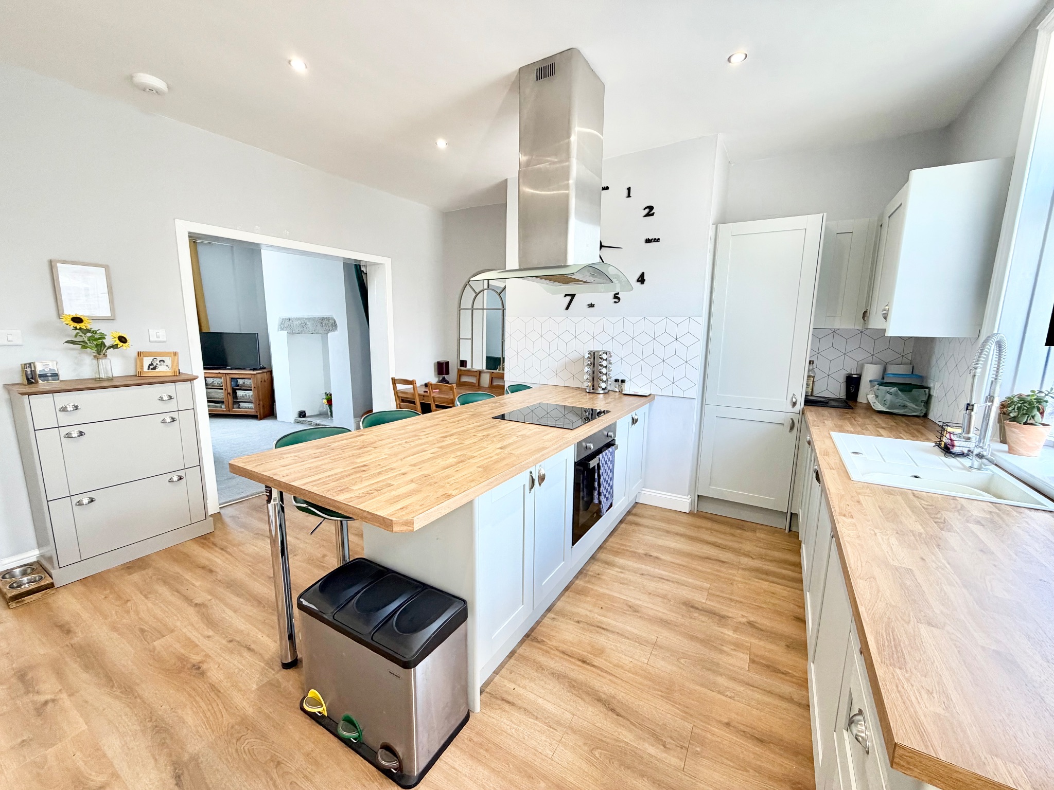 2 bedroom mid terraced house For Sale in Sowerby Bridge - Photograph 4.