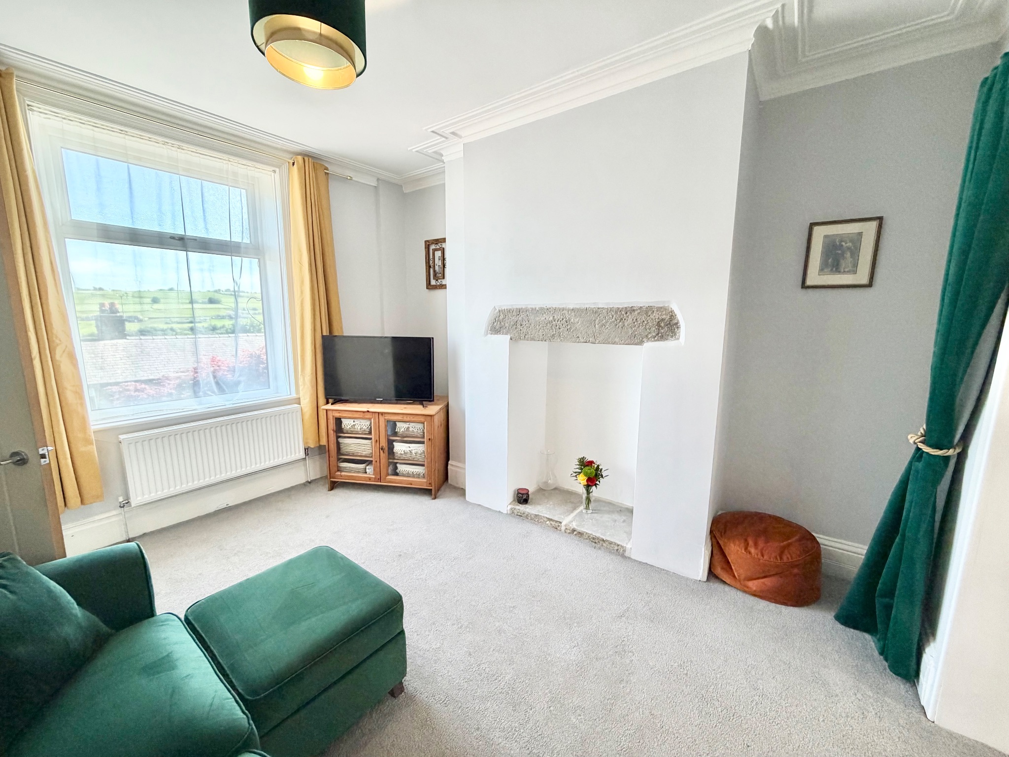 2 bedroom mid terraced house For Sale in Sowerby Bridge - Photograph 6.