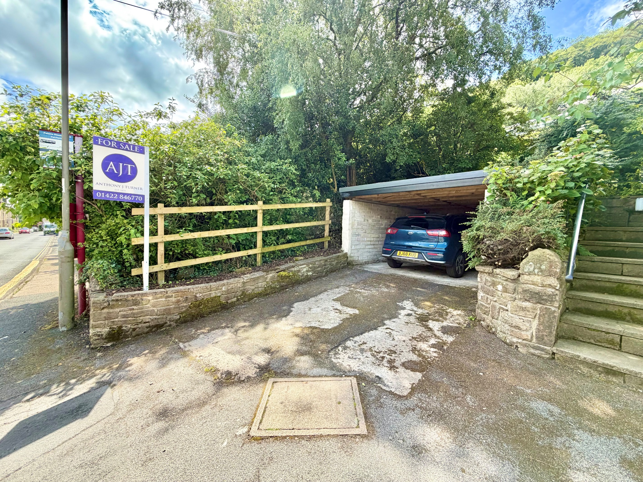 4 bedroom detached bungalow For Sale in Hebden Bridge - Photograph 37.