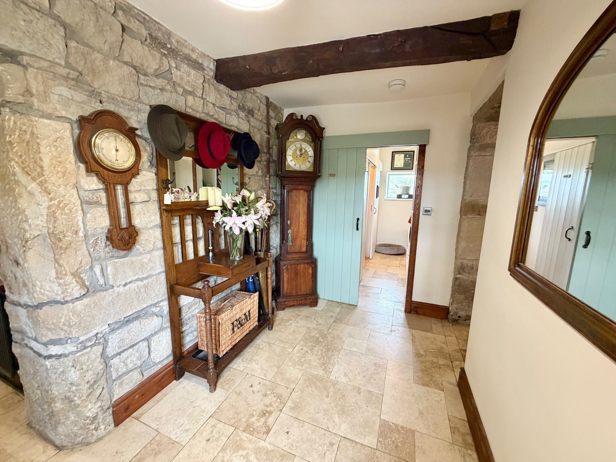 4 bedroom semi-detached house For Sale in Todmorden - Property photograph.