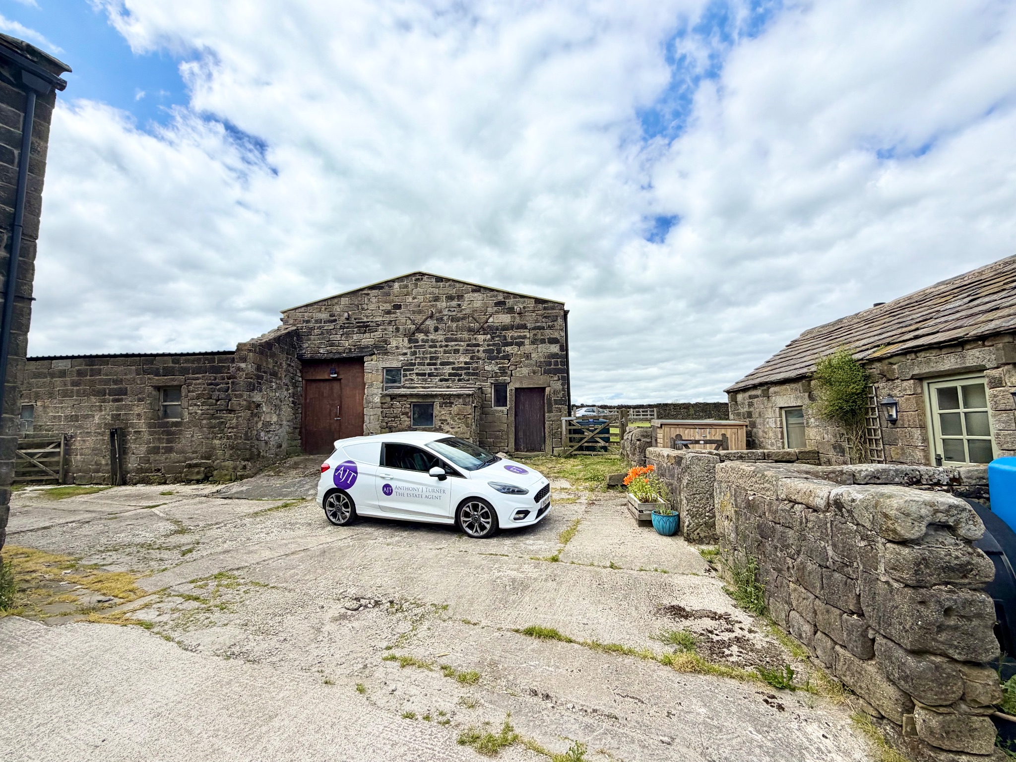 4 bedroom semi-detached house For Sale in Todmorden - Photograph 44.