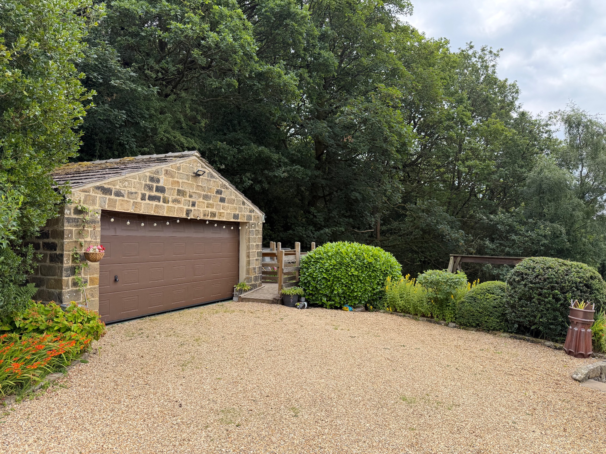 4 bedroom barn conversion house For Sale in Todmorden - Photograph 38.