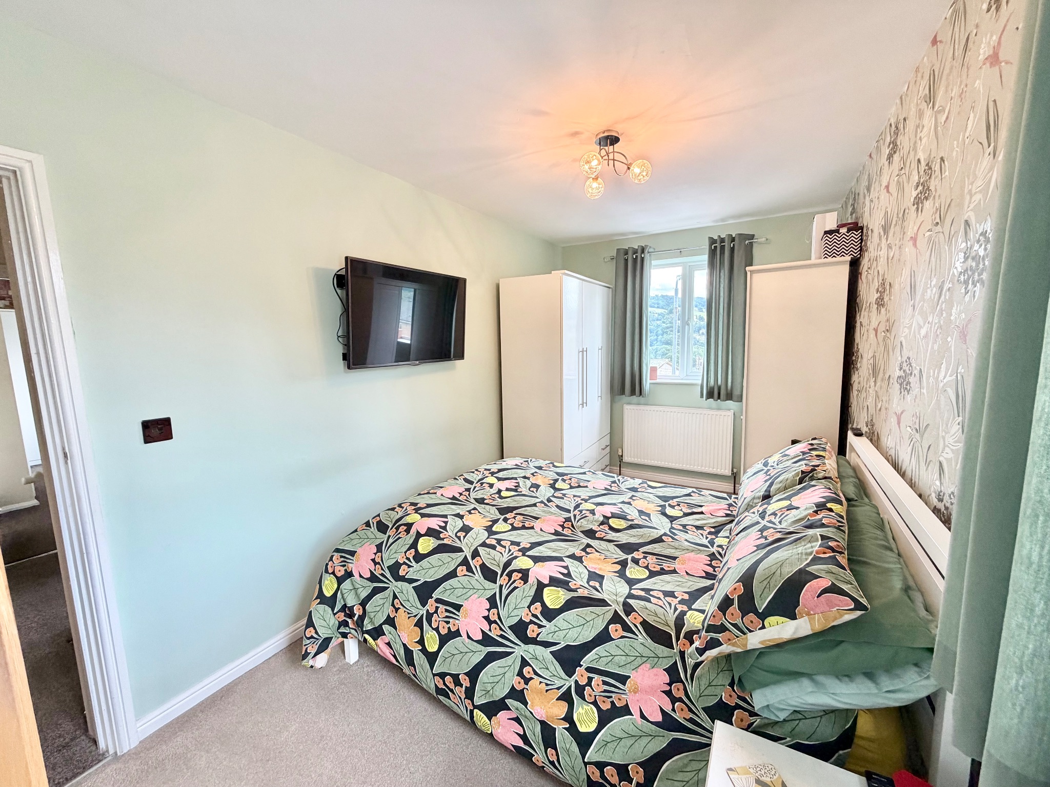 4 bedroom semi-detached house For Sale in Mytholmroyd - Photograph 20.