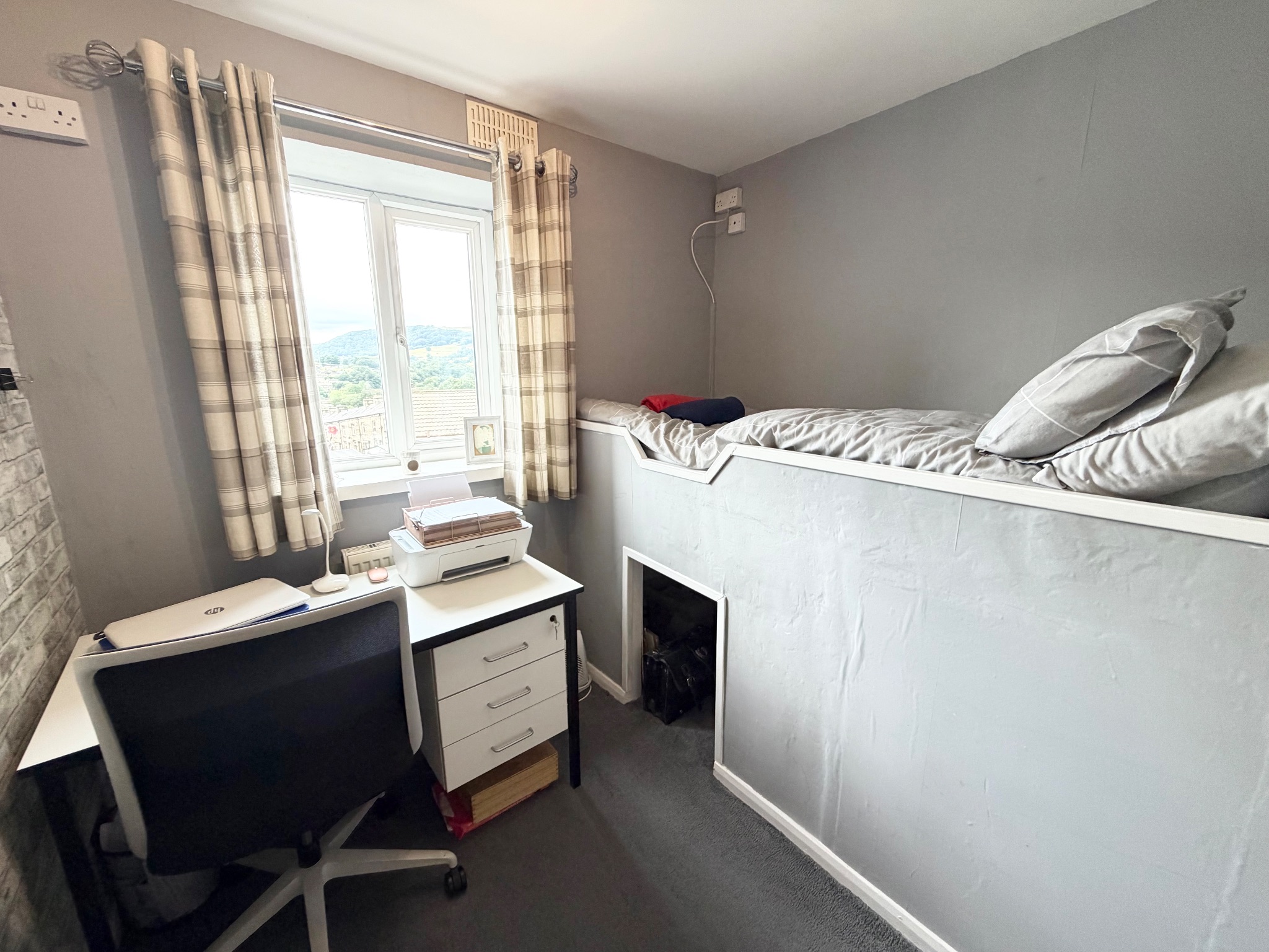 4 bedroom semi-detached house For Sale in Mytholmroyd - Photograph 26.