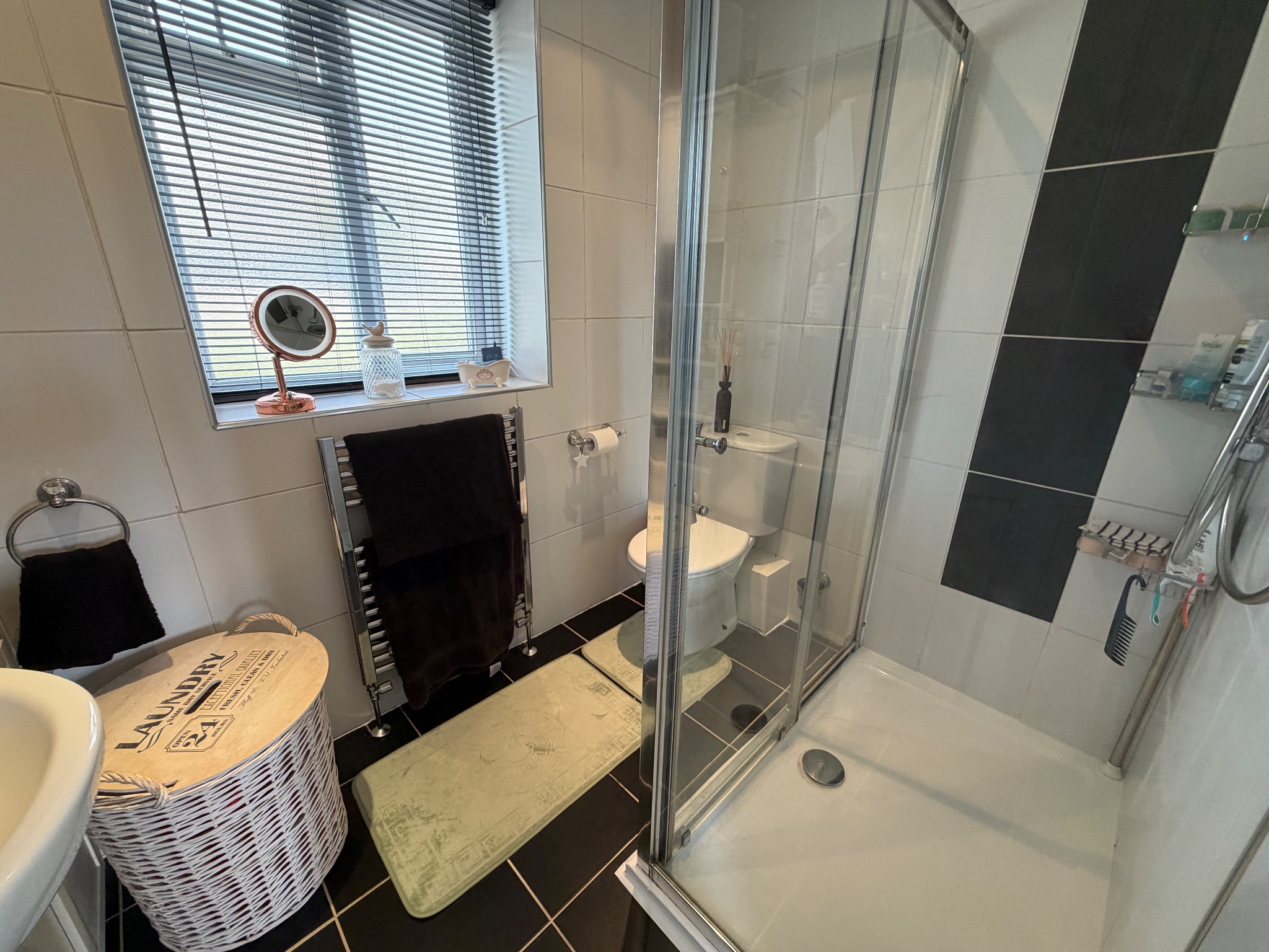 4 bedroom semi-detached house For Sale in Mytholmroyd - Photograph 19.