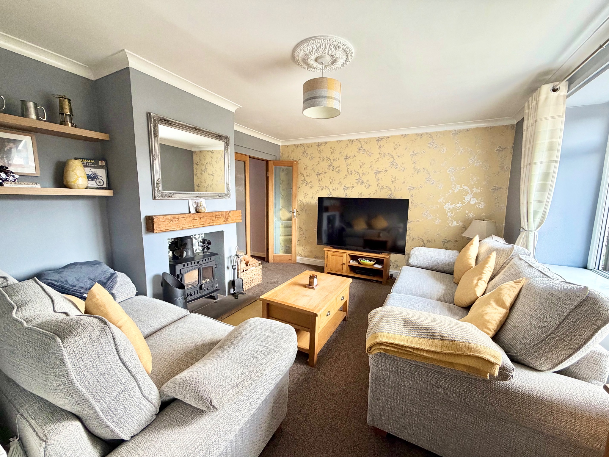 4 bedroom semi-detached house For Sale in Mytholmroyd - Photograph 7.