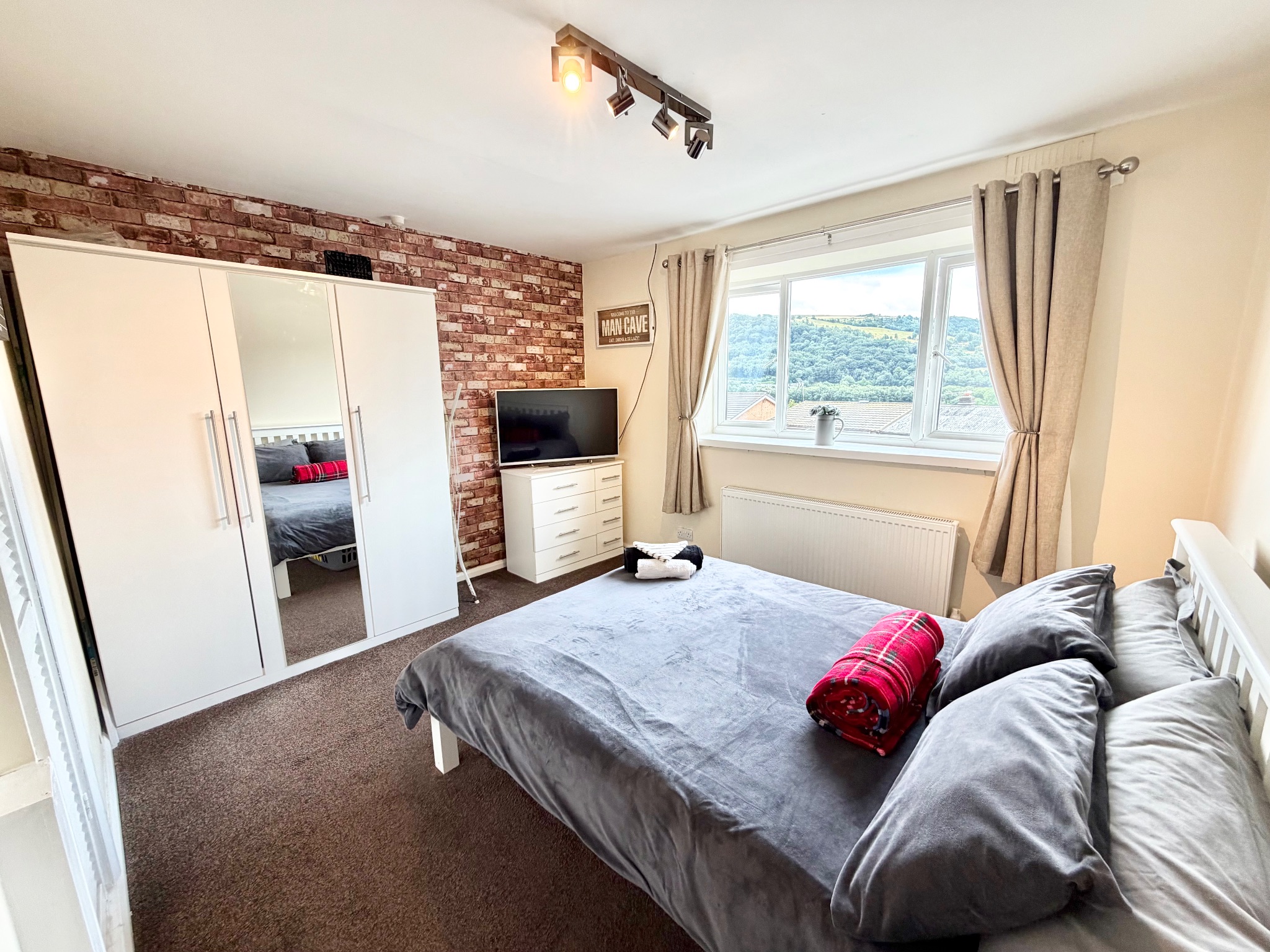 4 bedroom semi-detached house For Sale in Mytholmroyd - Photograph 17.