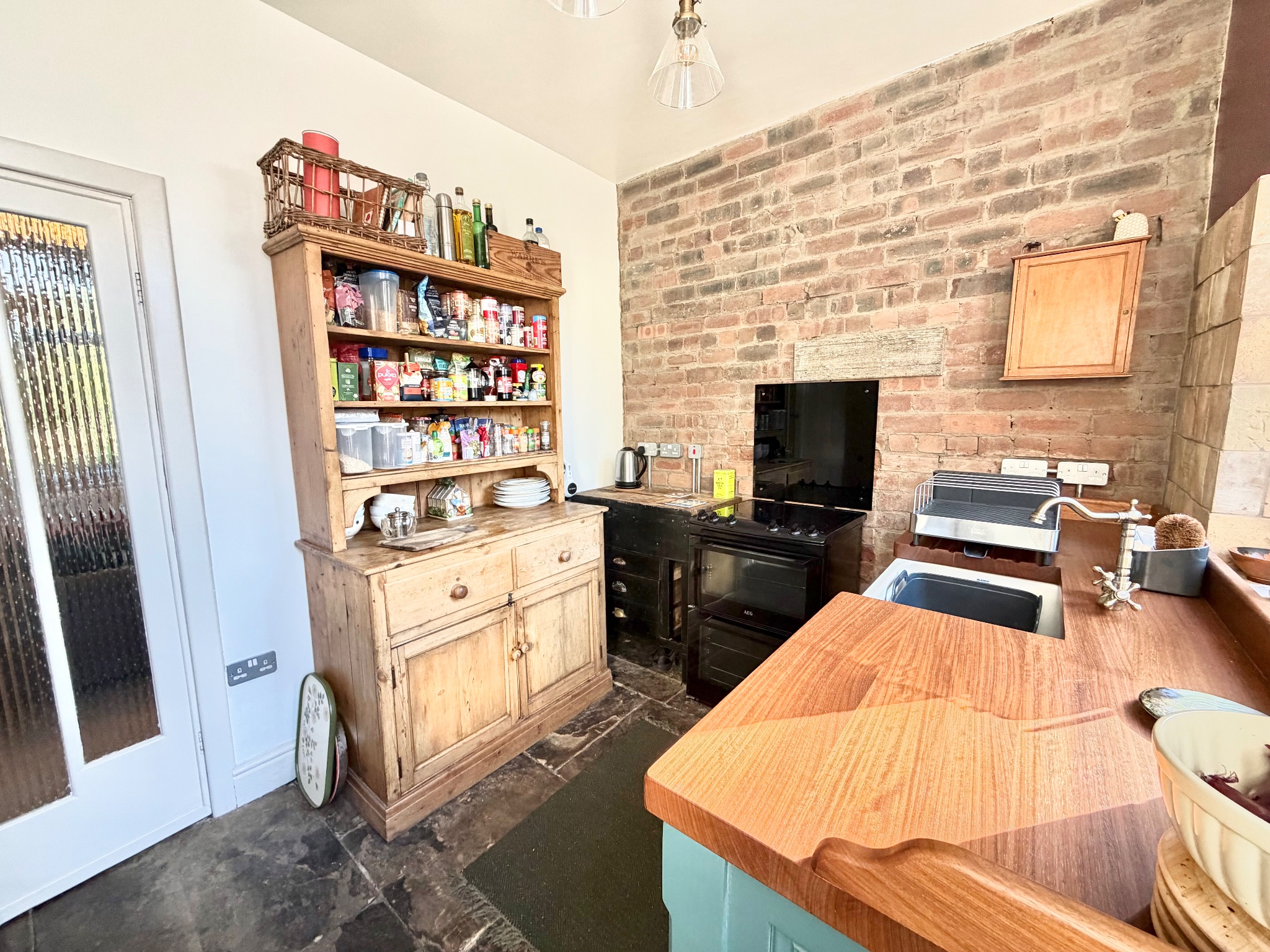 2 bedroom mid terraced house SSTC in Mytholmroyd - Photograph 28.