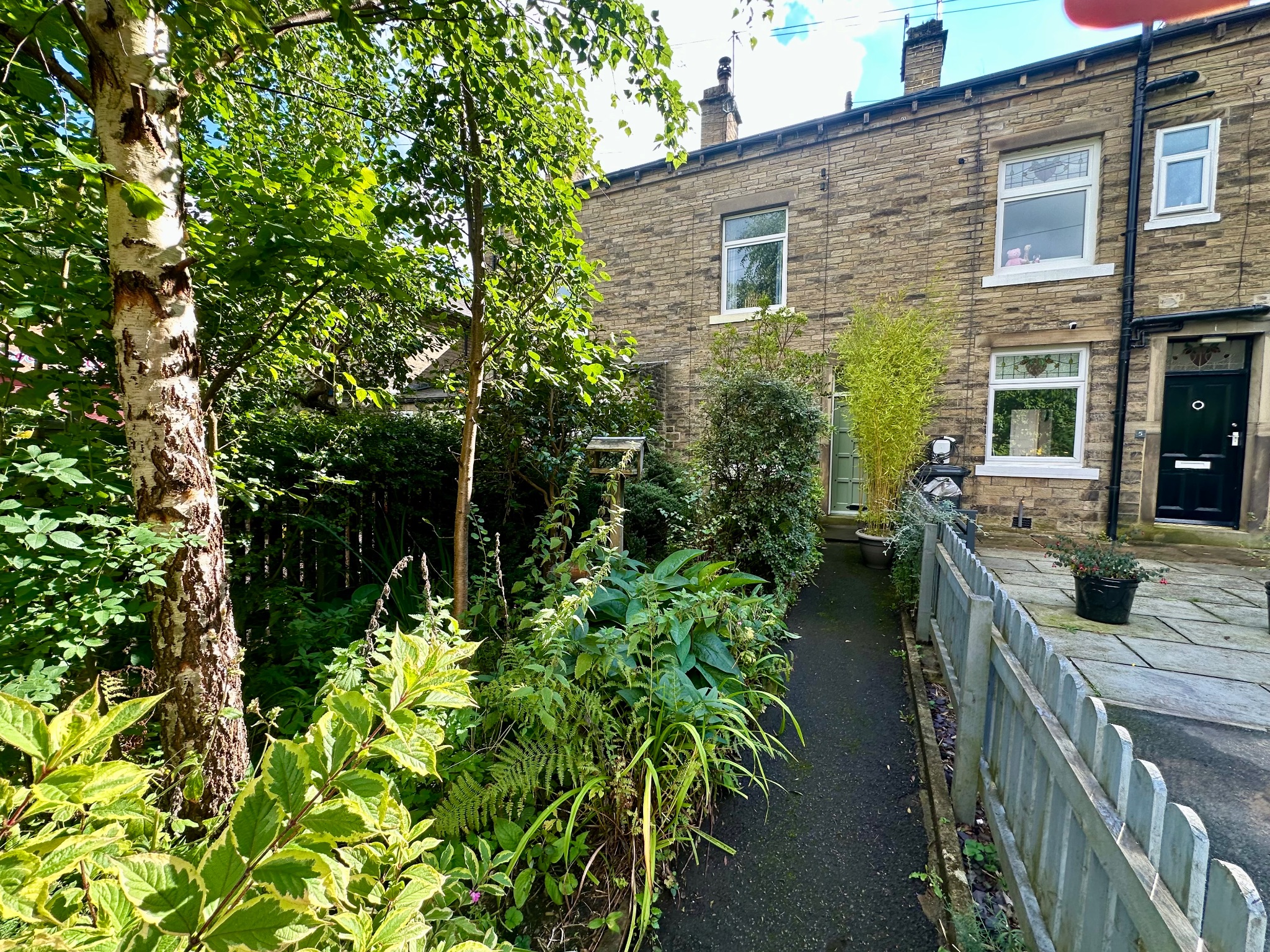 2 bedroom mid terraced house For Sale in Mytholmroyd - Property photograph.