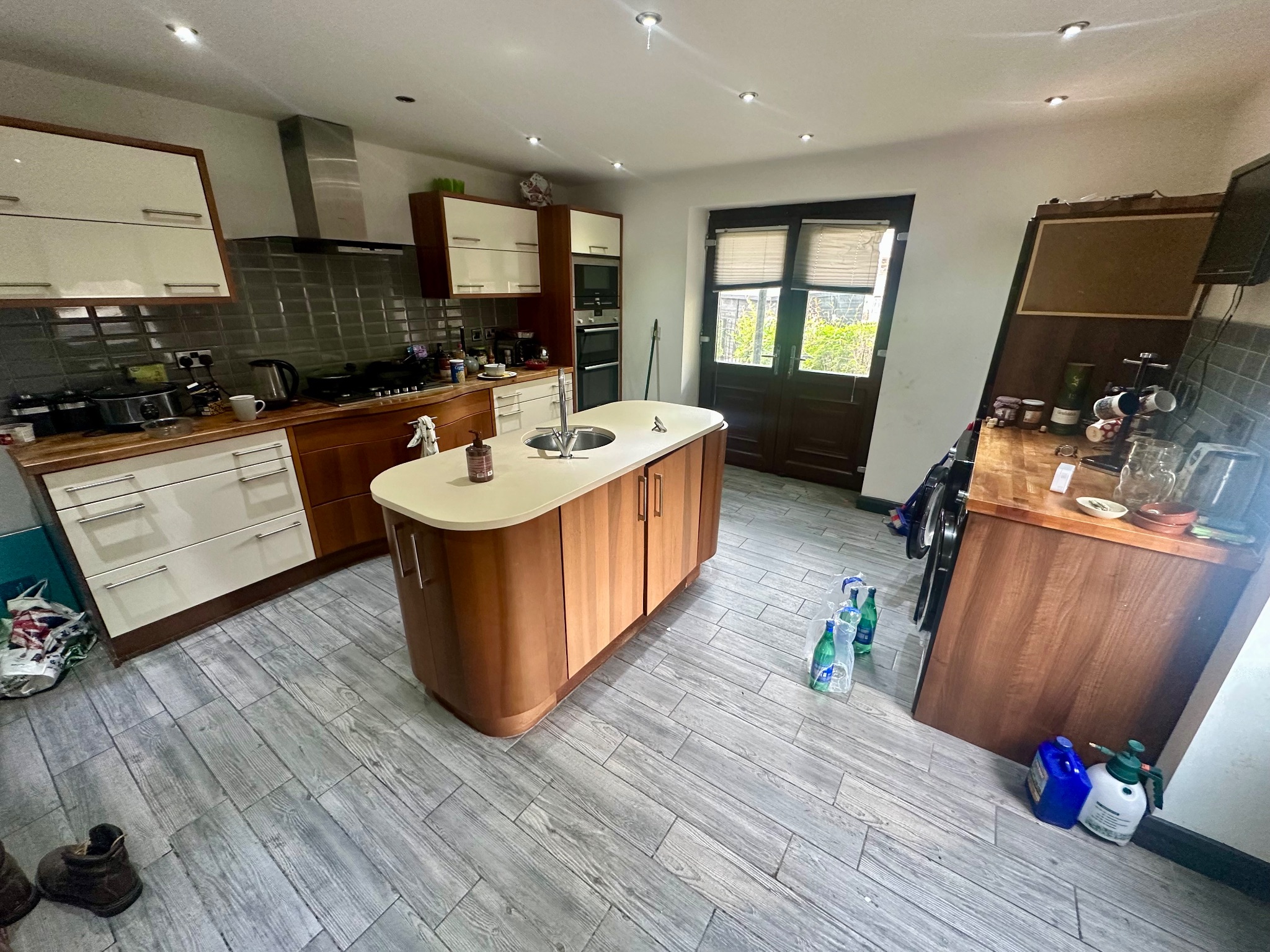 2 bedroom semi-detached house For Sale in Halifax - Photograph 6.