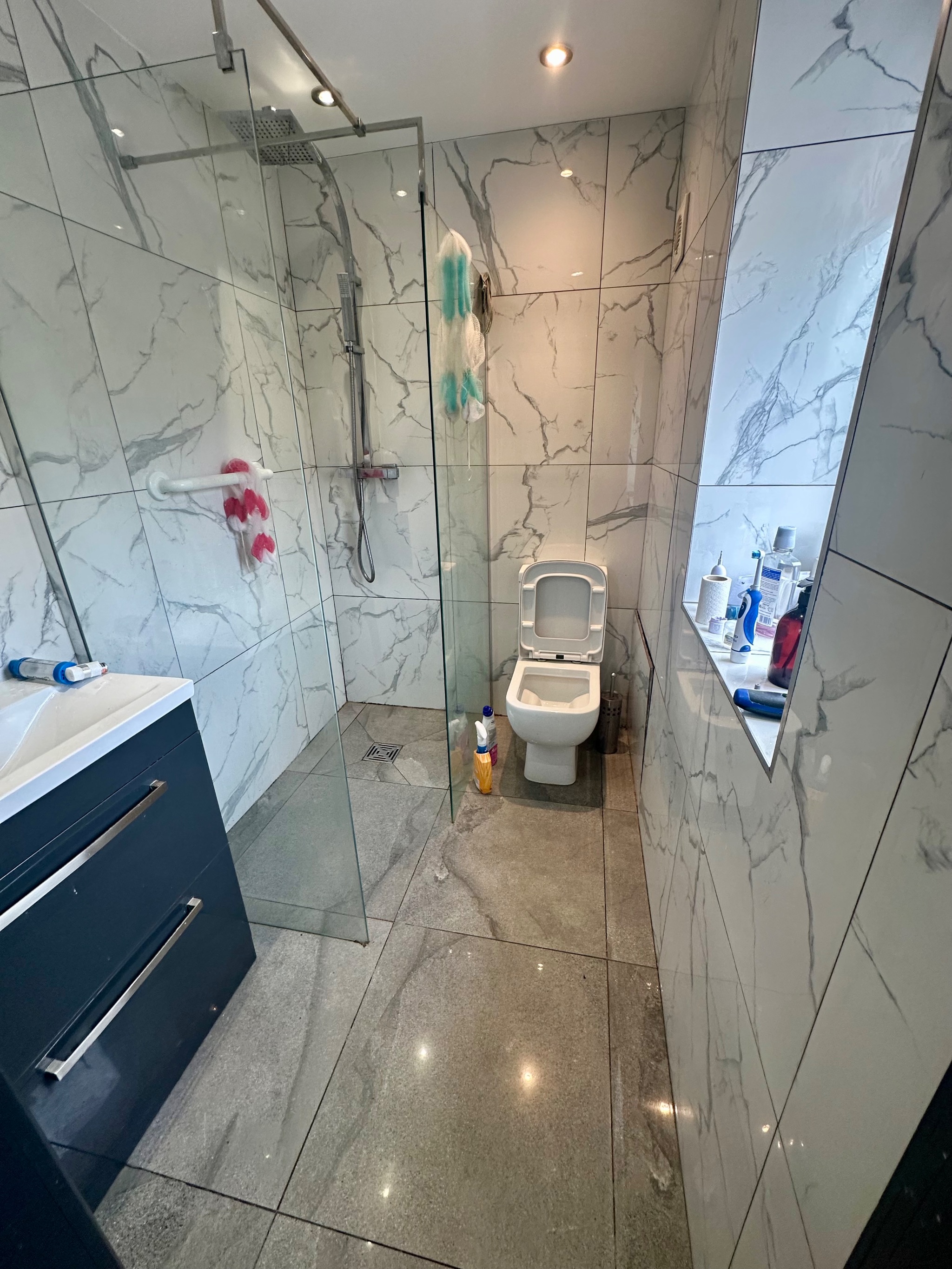 2 bedroom semi-detached house For Sale in Halifax - Photograph 8.