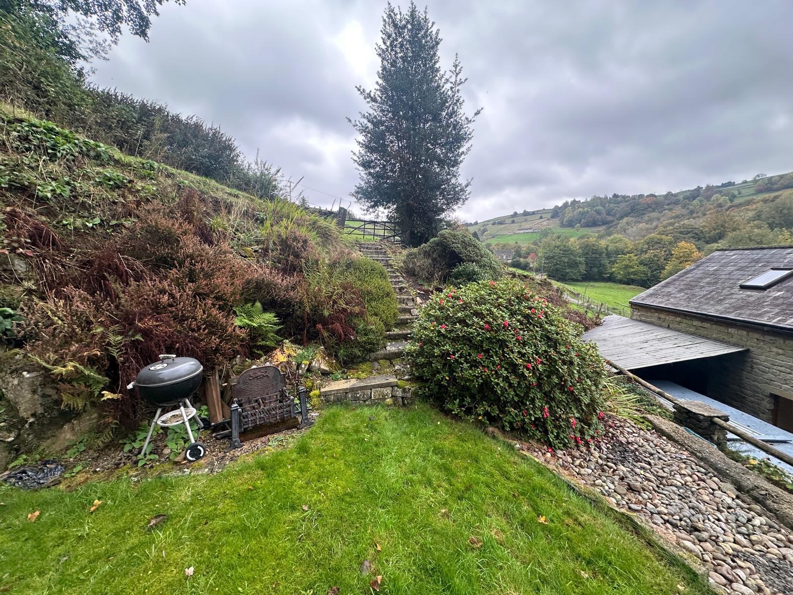 3 bedroom detached house For Sale in Halifax - Photograph 26.