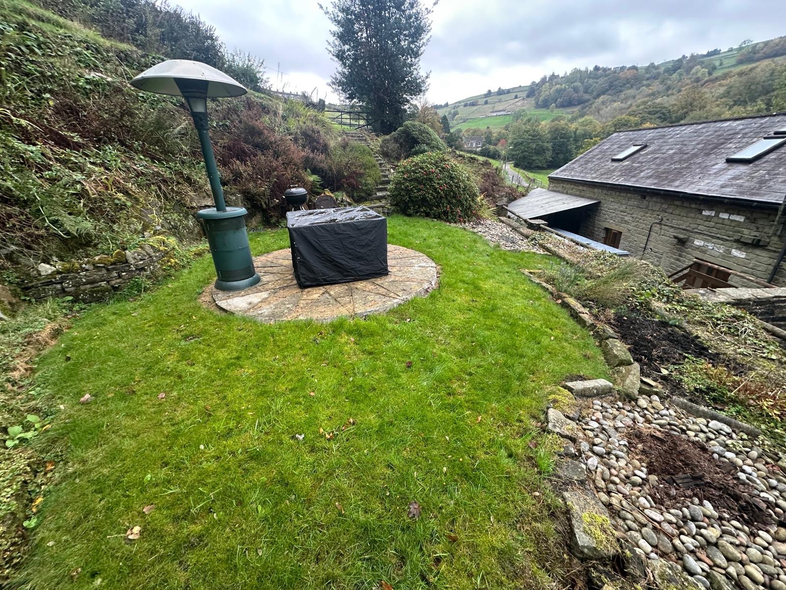 3 bedroom detached house For Sale in Halifax - Photograph 25.