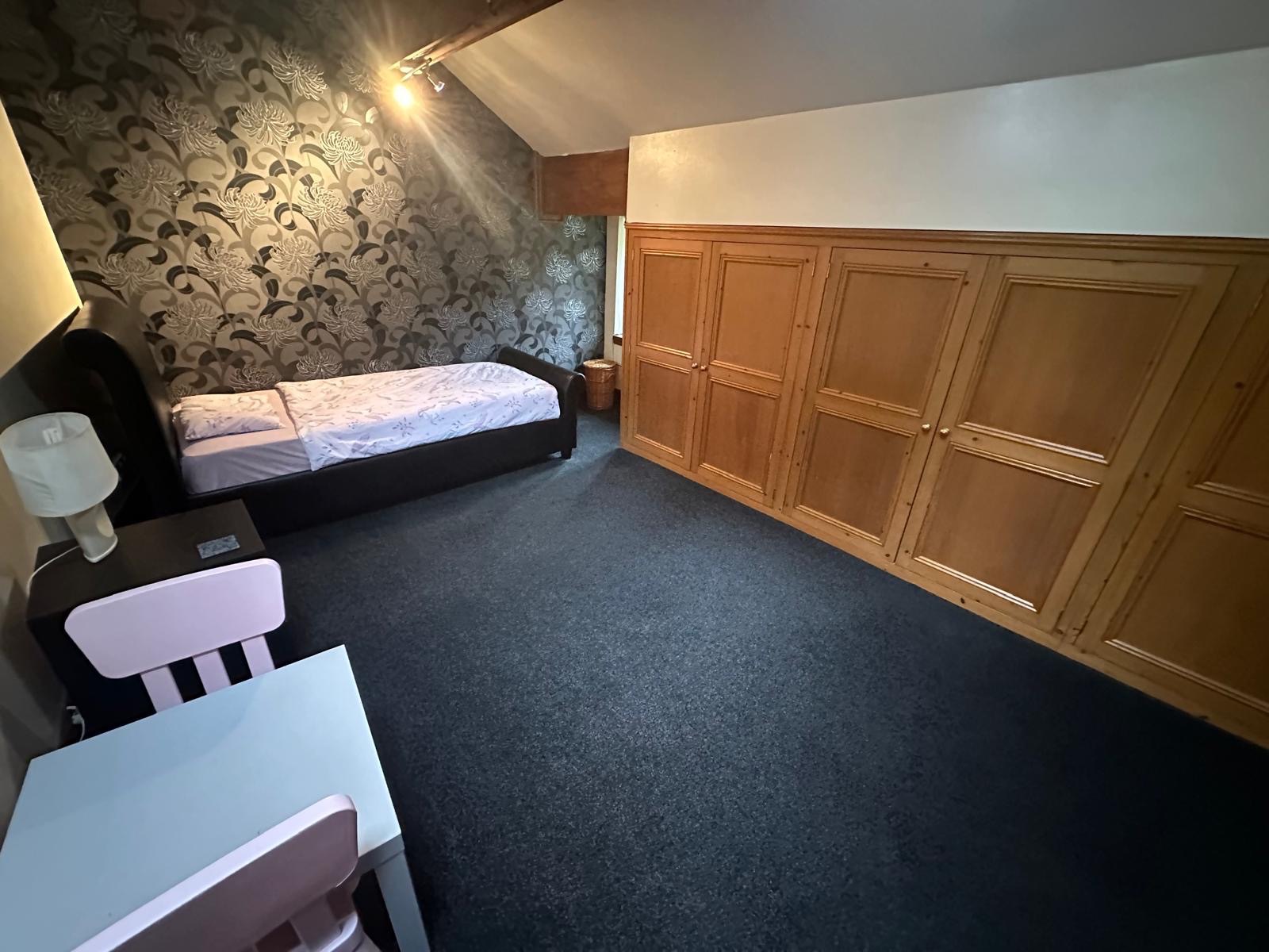 3 bedroom detached house For Sale in Halifax - Photograph 15.