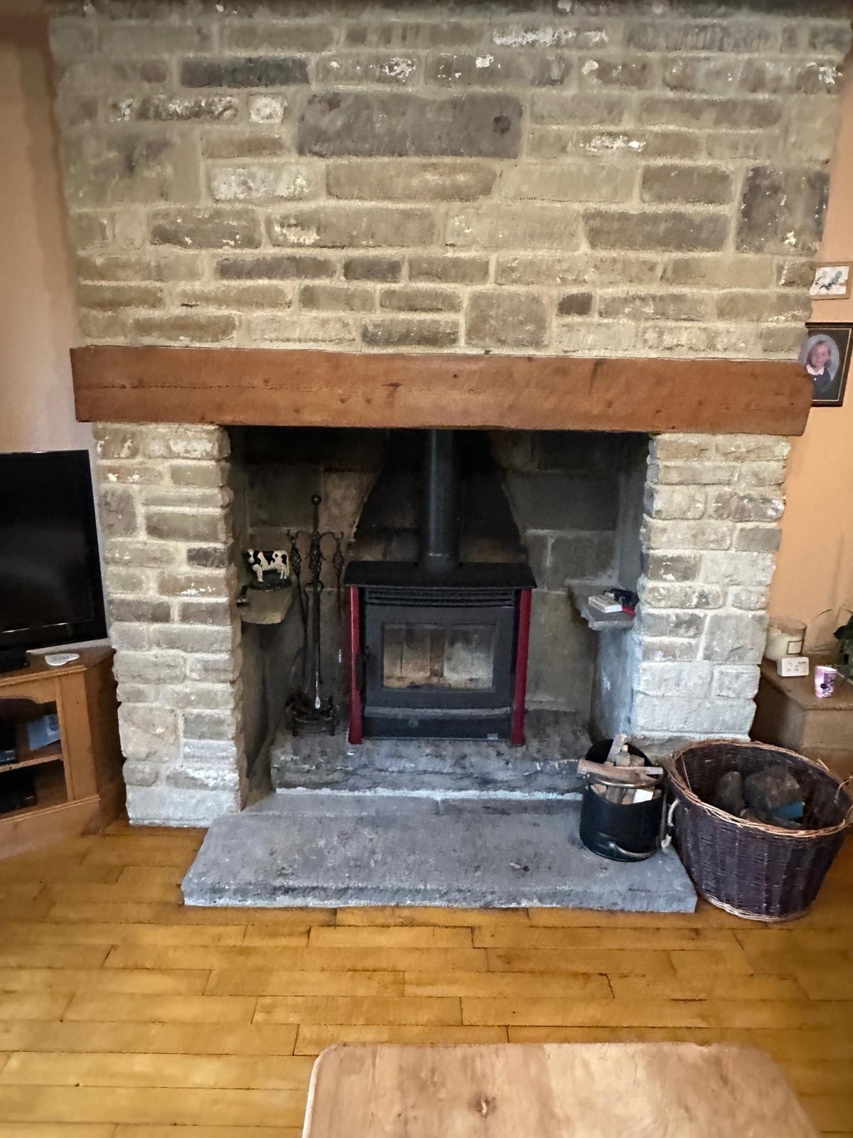 3 bedroom detached house For Sale in Halifax - Photograph 6.