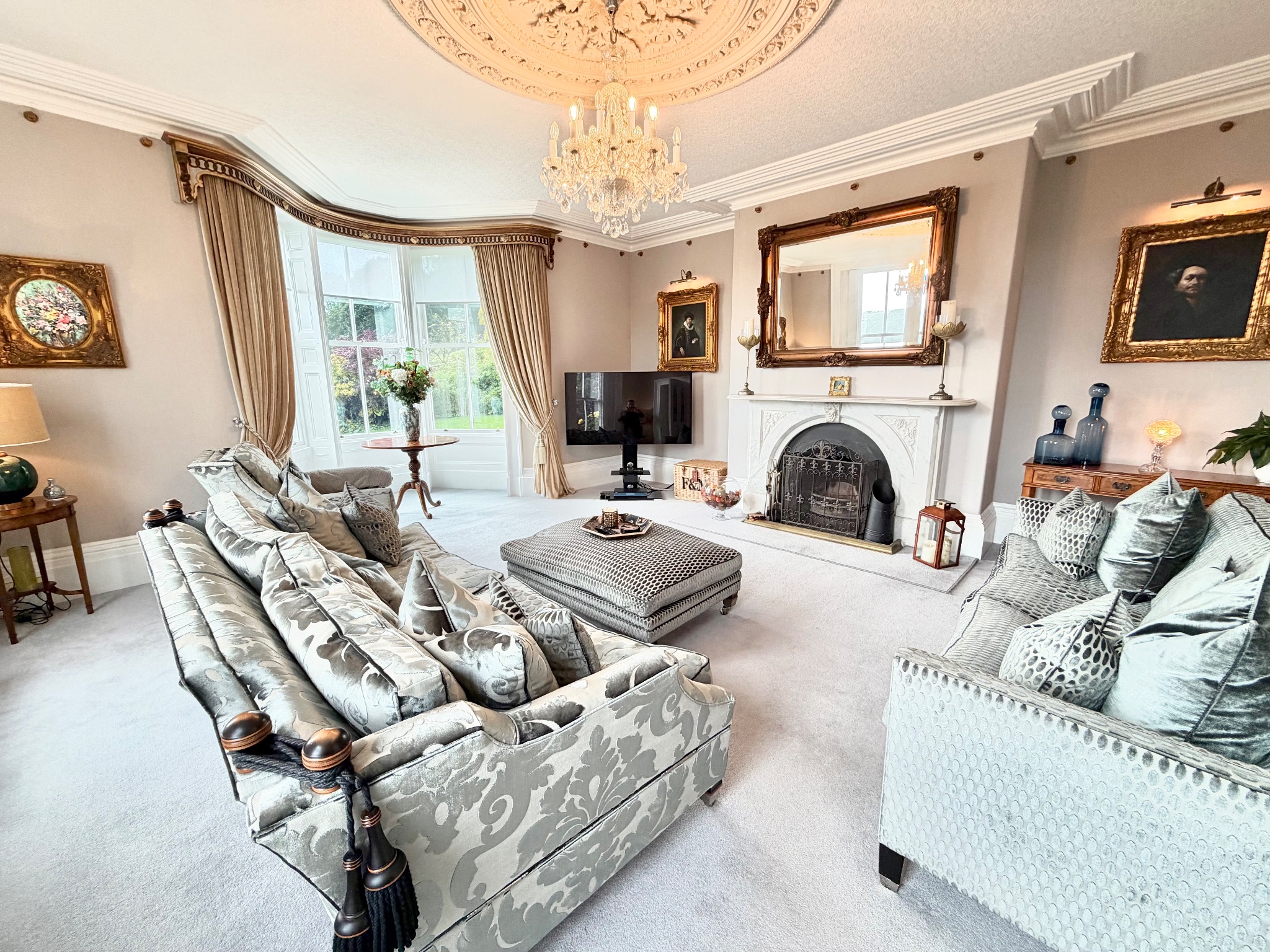 4 bedroom manor house For Sale in Luddenden - Property photograph.