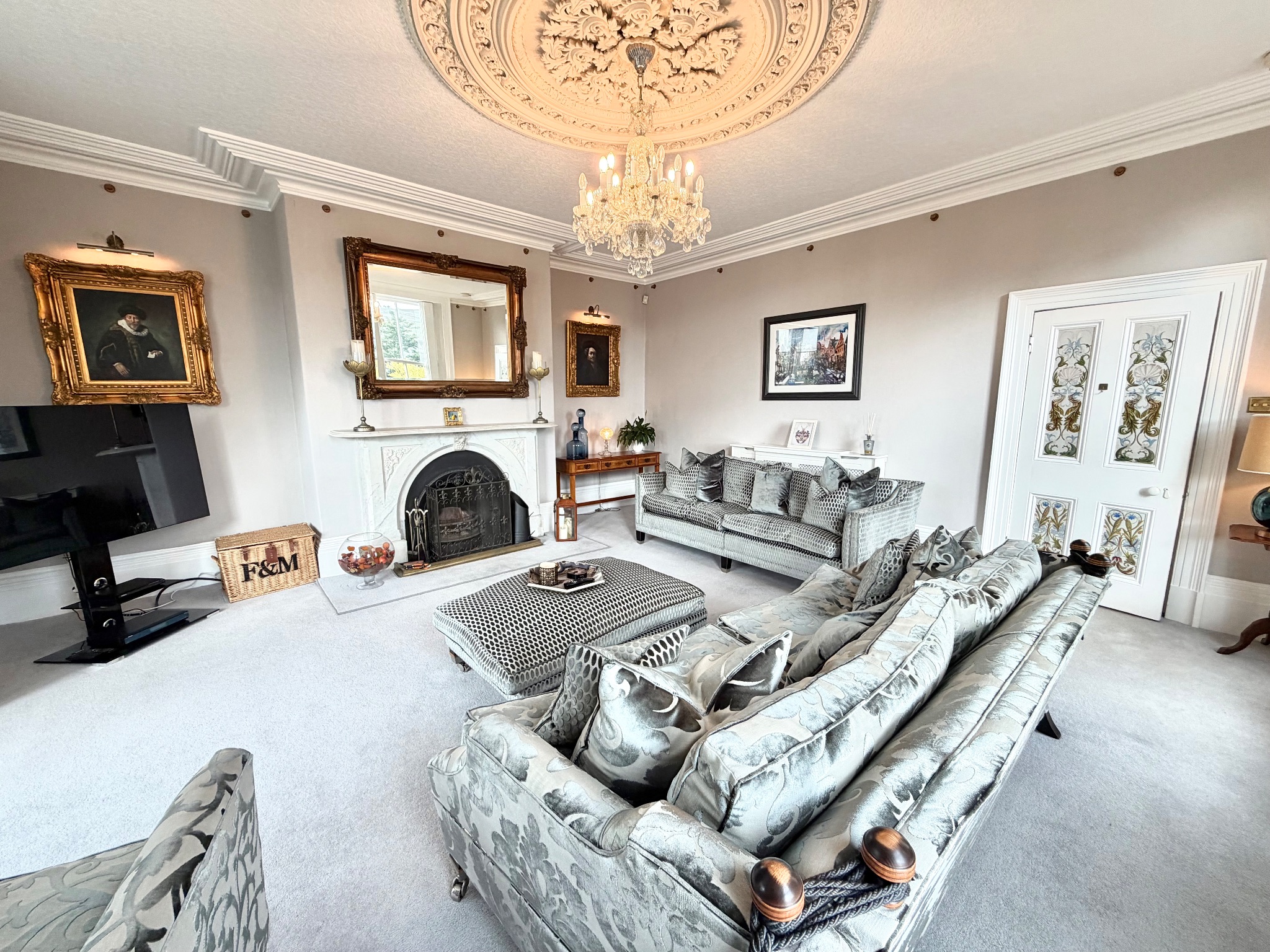 4 bedroom manor house For Sale in Luddenden - Property photograph.