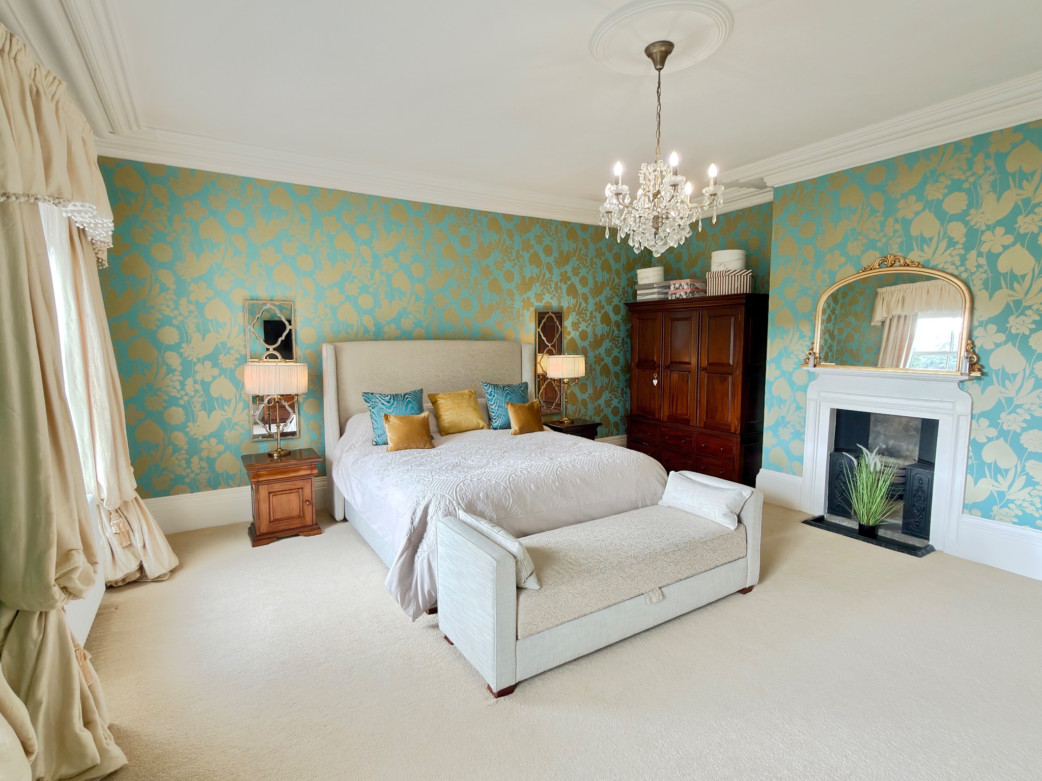 4 bedroom manor house For Sale in Luddenden - Photograph 40.