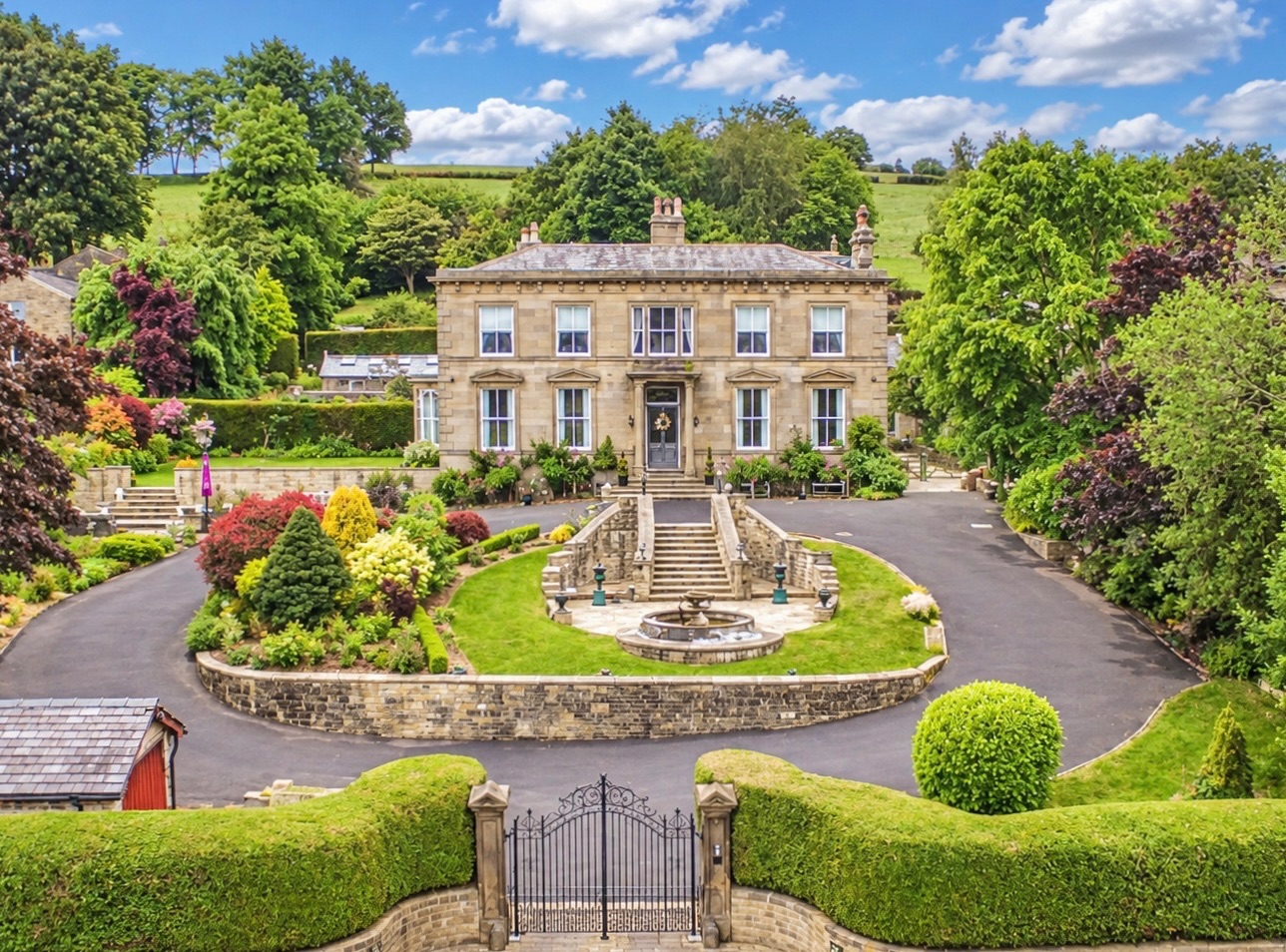 4 bedroom manor house For Sale in Luddenden - Property photograph.