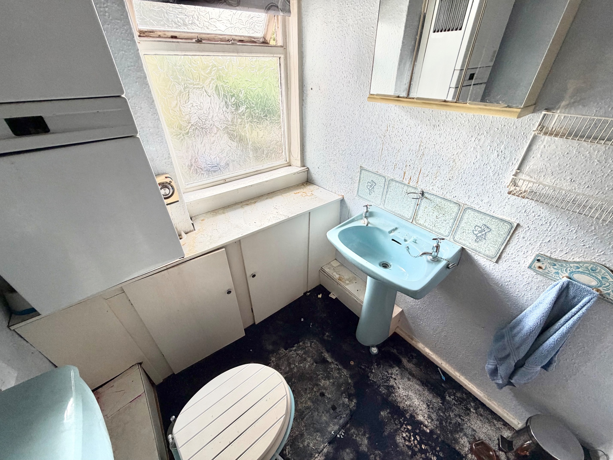 3 bedroom link detached house For Sale in Todmorden - Photograph 18.