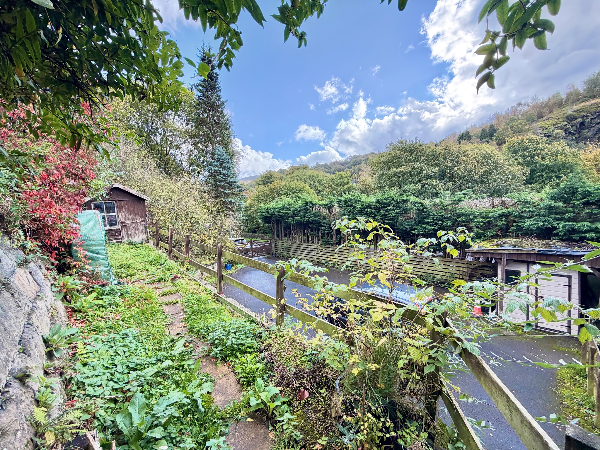 3 bedroom link detached house For Sale in Todmorden - Photograph 24.