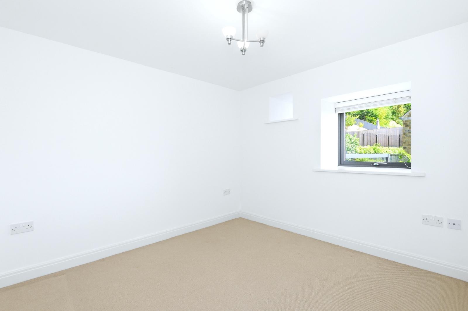 3 bedroom semi-detached house To Let in Sowerby Bridge - Photograph 10.