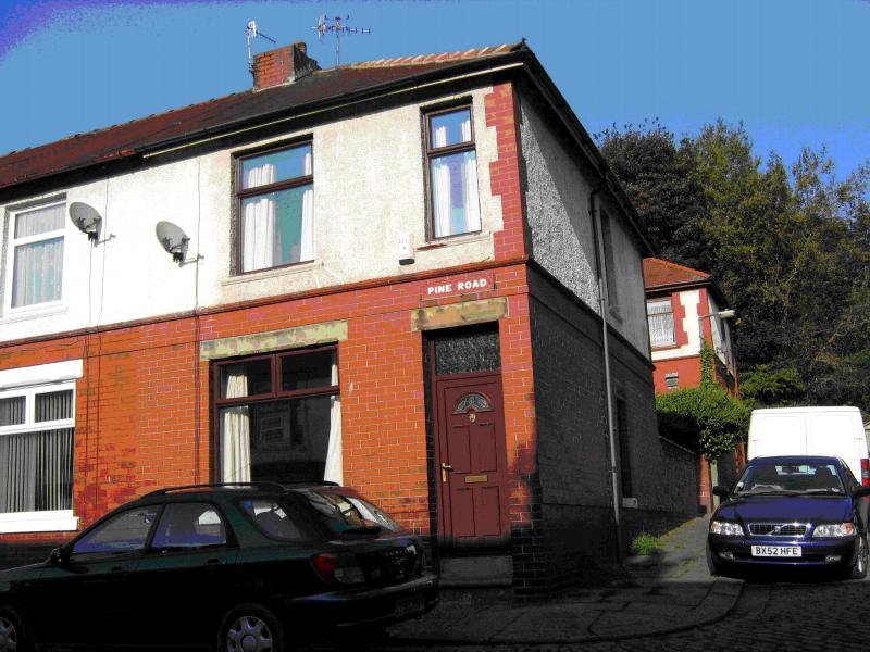 2 bedroom mid terraced house Let in Todmorden - 0.