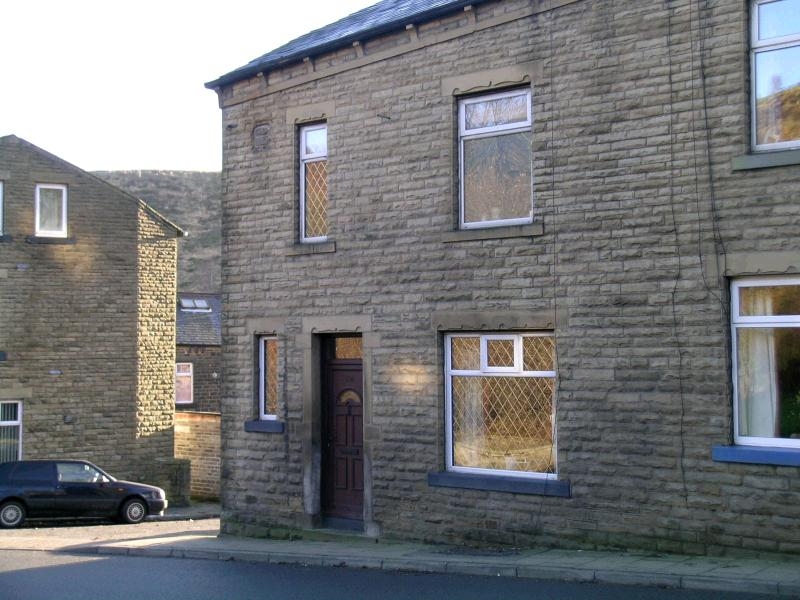 3 bedroom end terraced house Let in Todmorden - 0.