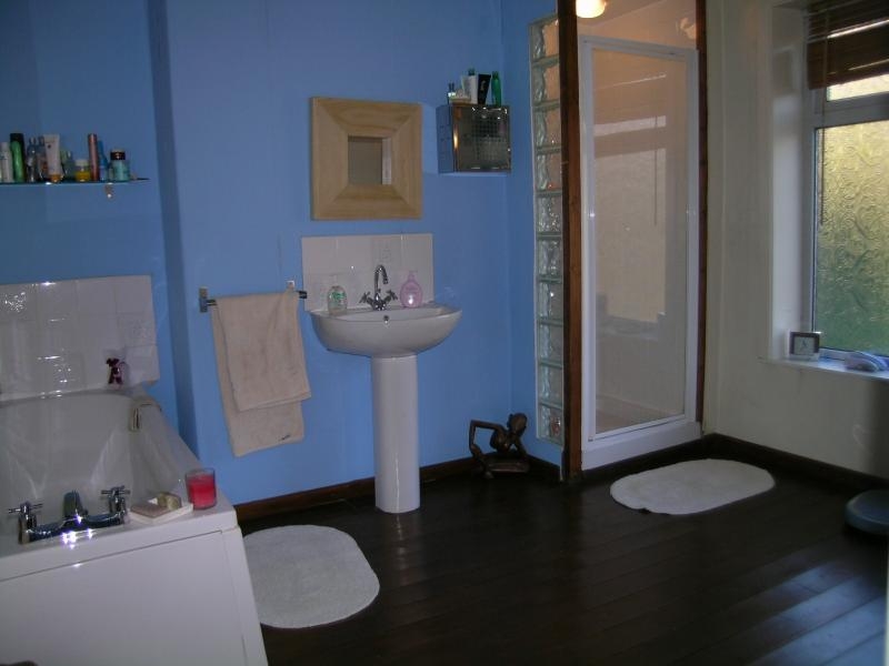 3 bedroom end terraced house Let in Todmorden - 4.