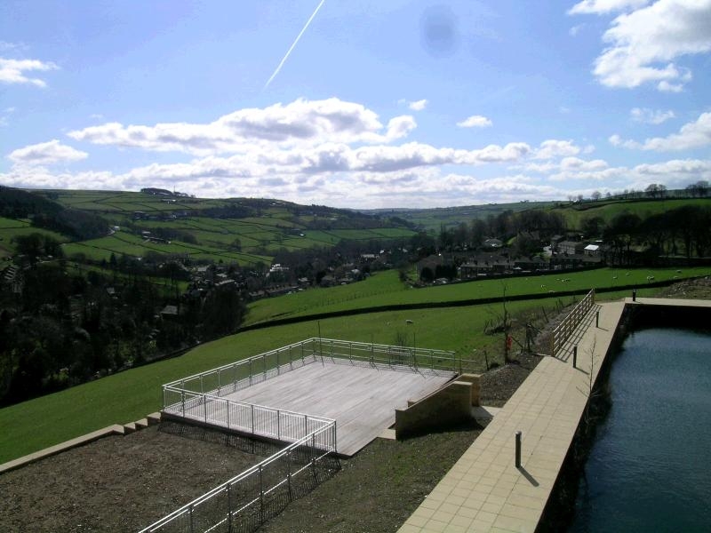 2 bedroom Let in Halifax - 0.