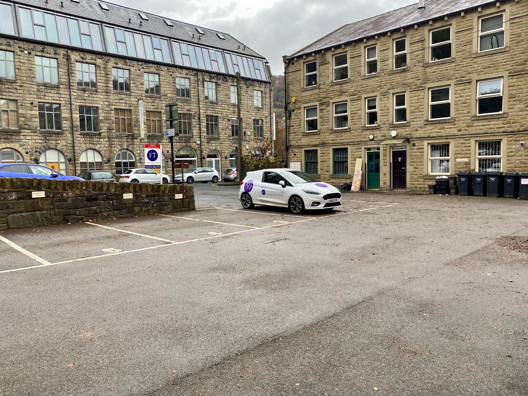 2 bedroom ground floor flat/apartment To Let in Hebden Bridge - Photograph 14.